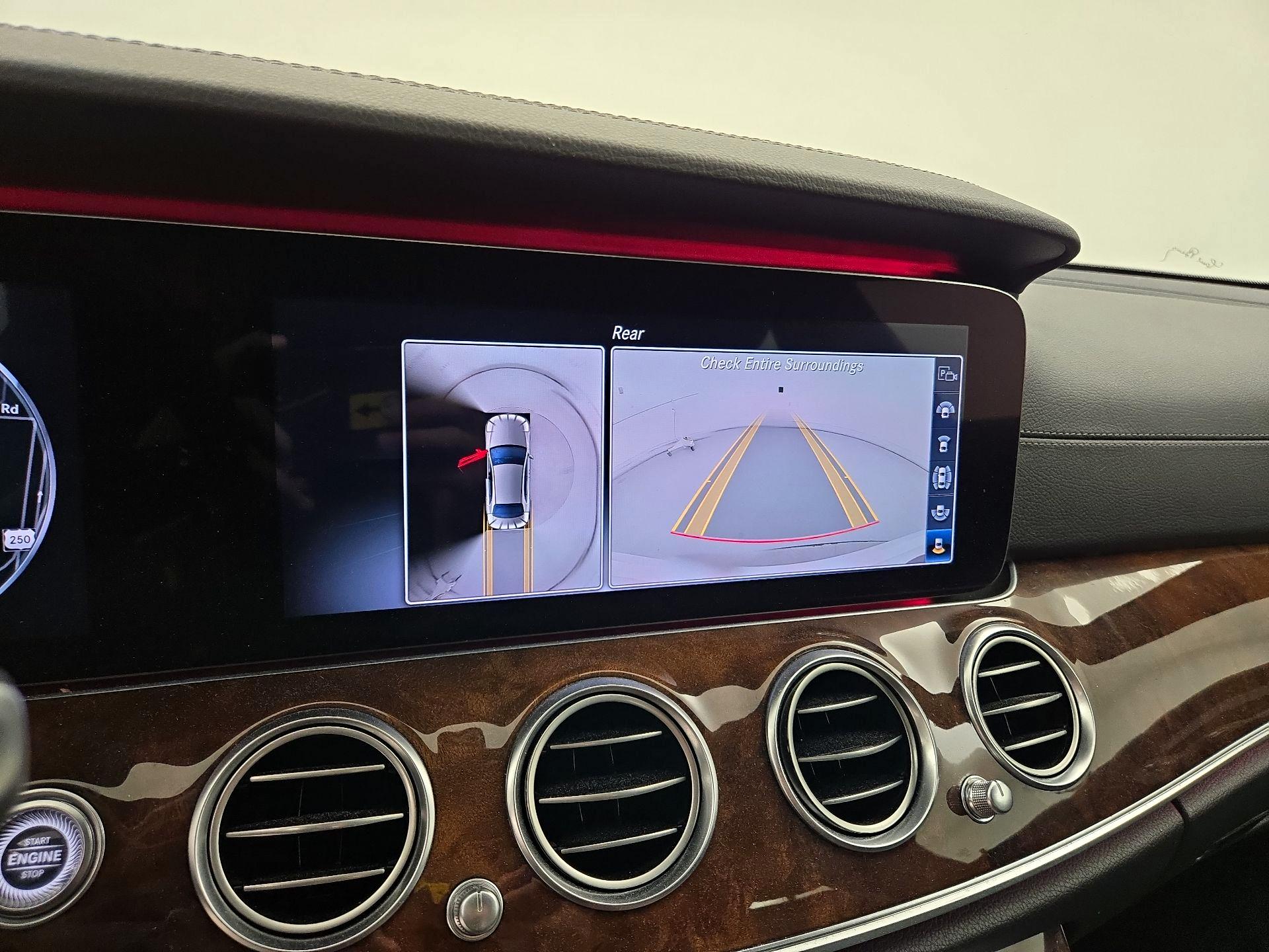 Thumbnail: 2020 Mercedes-Benz E-Class - 15