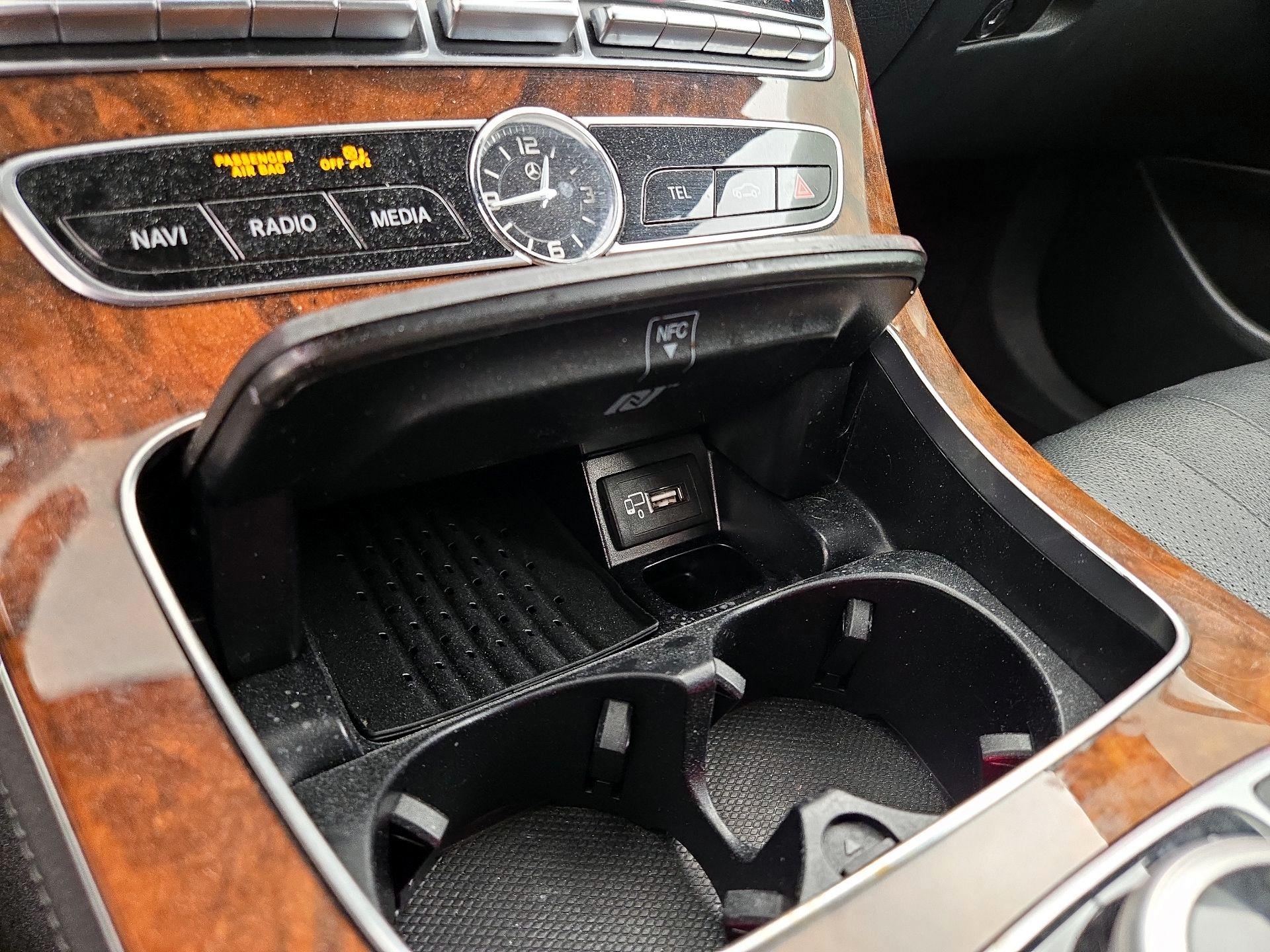 Thumbnail: 2020 Mercedes-Benz E-Class - 19