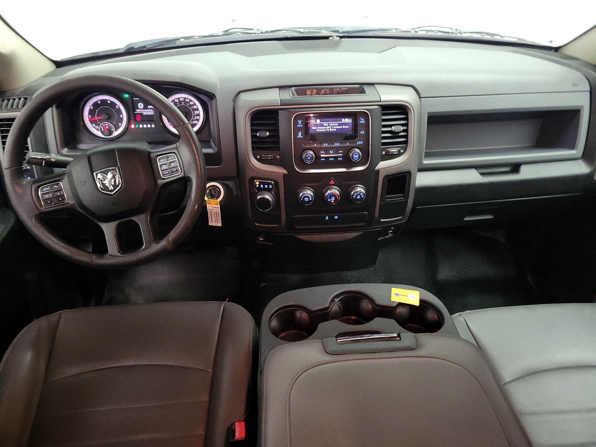 Thumbnail: 2019 RAM 1500 Classic - 9