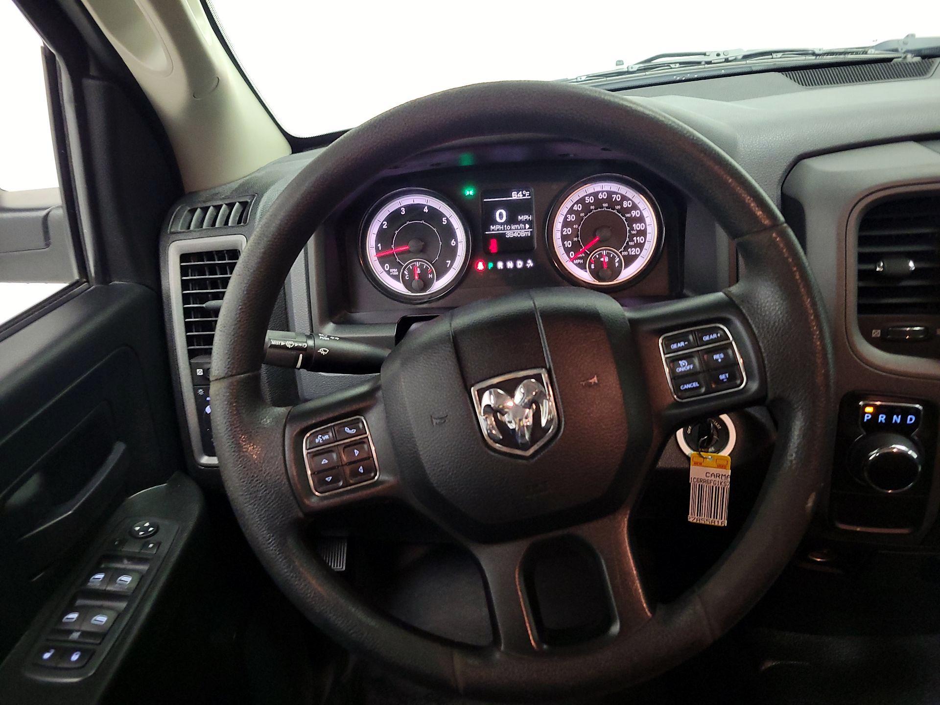 Thumbnail: 2019 RAM 1500 Classic - 10