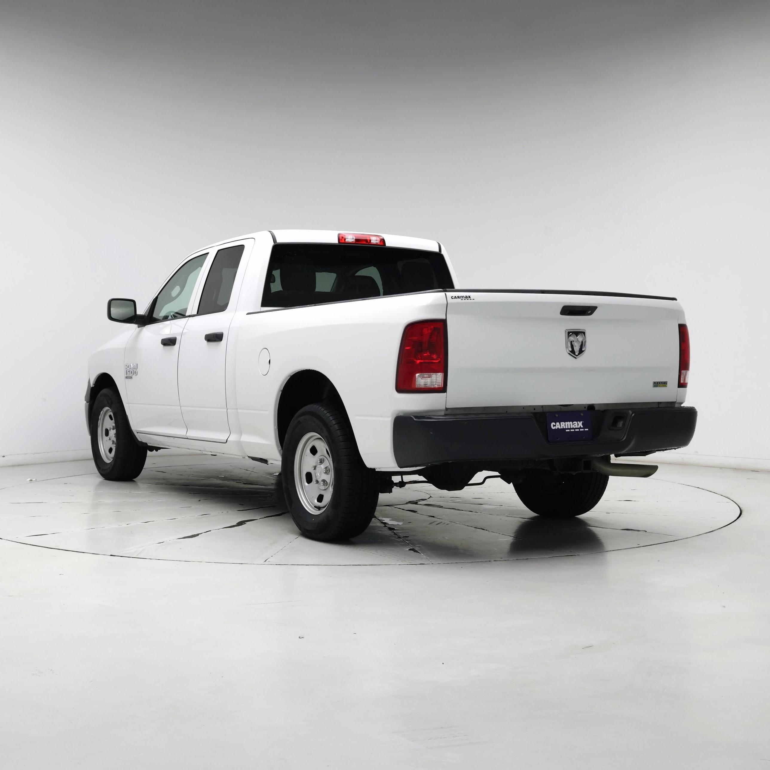 Thumbnail: 2019 RAM 1500 Classic - 2