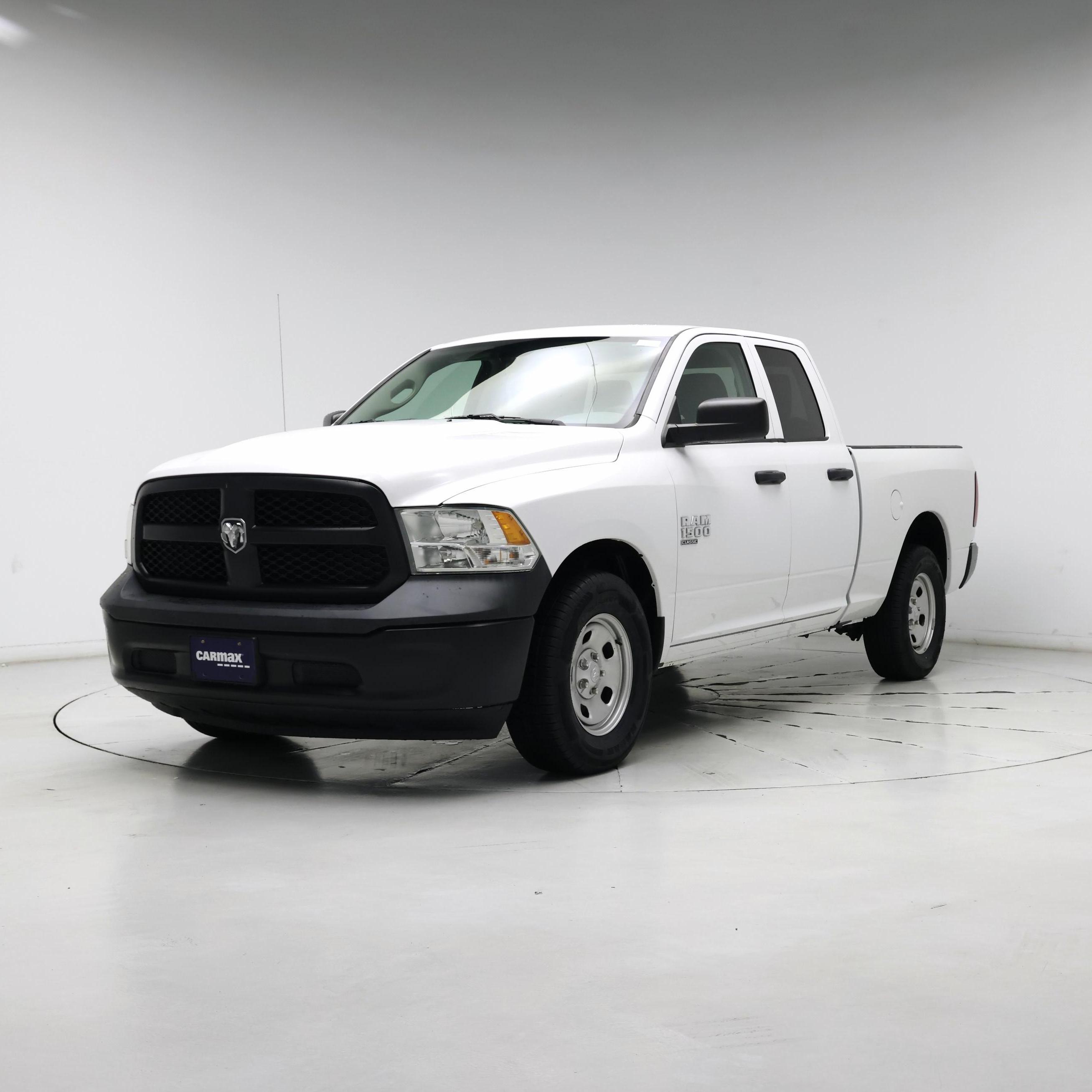 Thumbnail: 2019 RAM 1500 Classic - 4