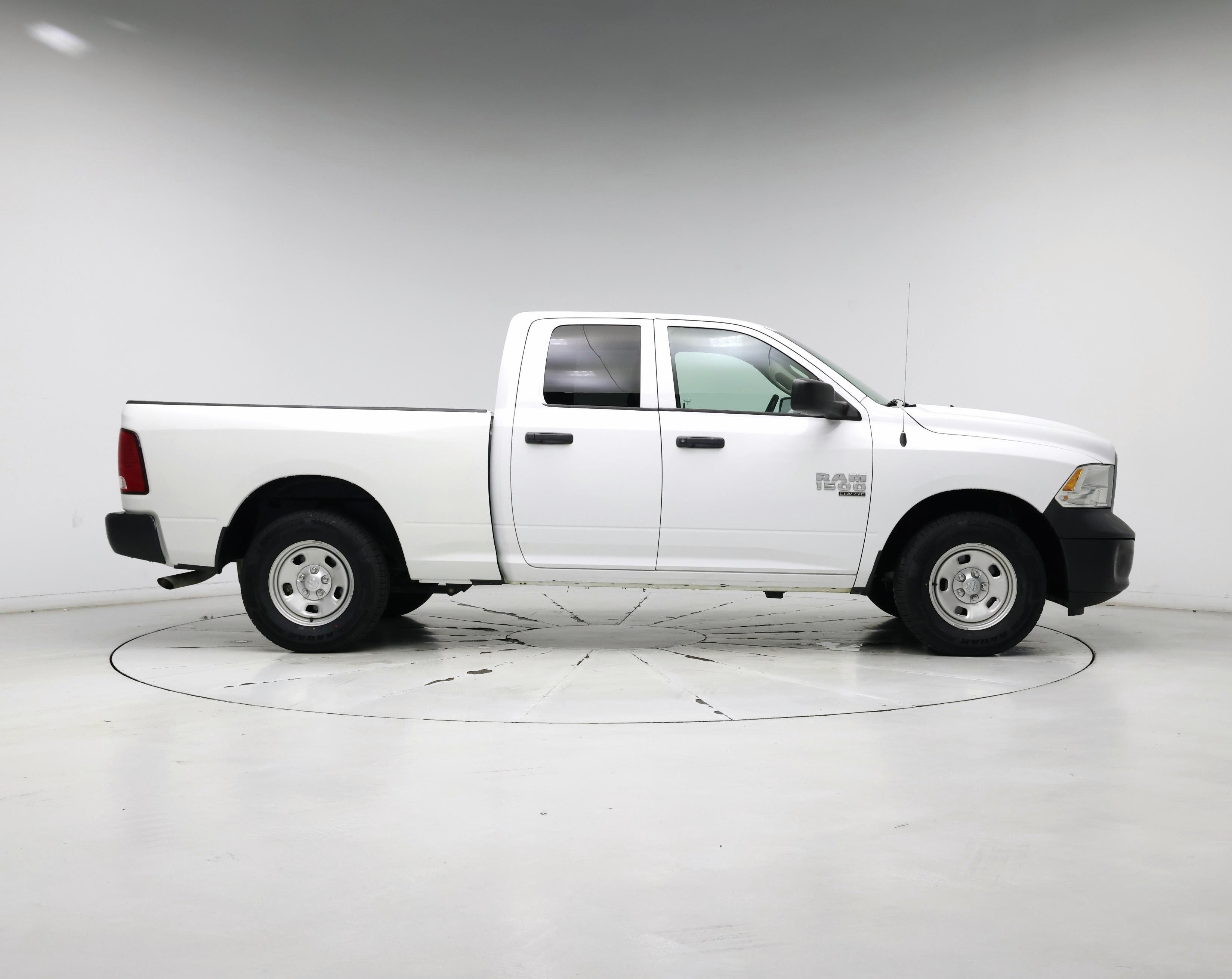 Thumbnail: 2019 RAM 1500 Classic - 7