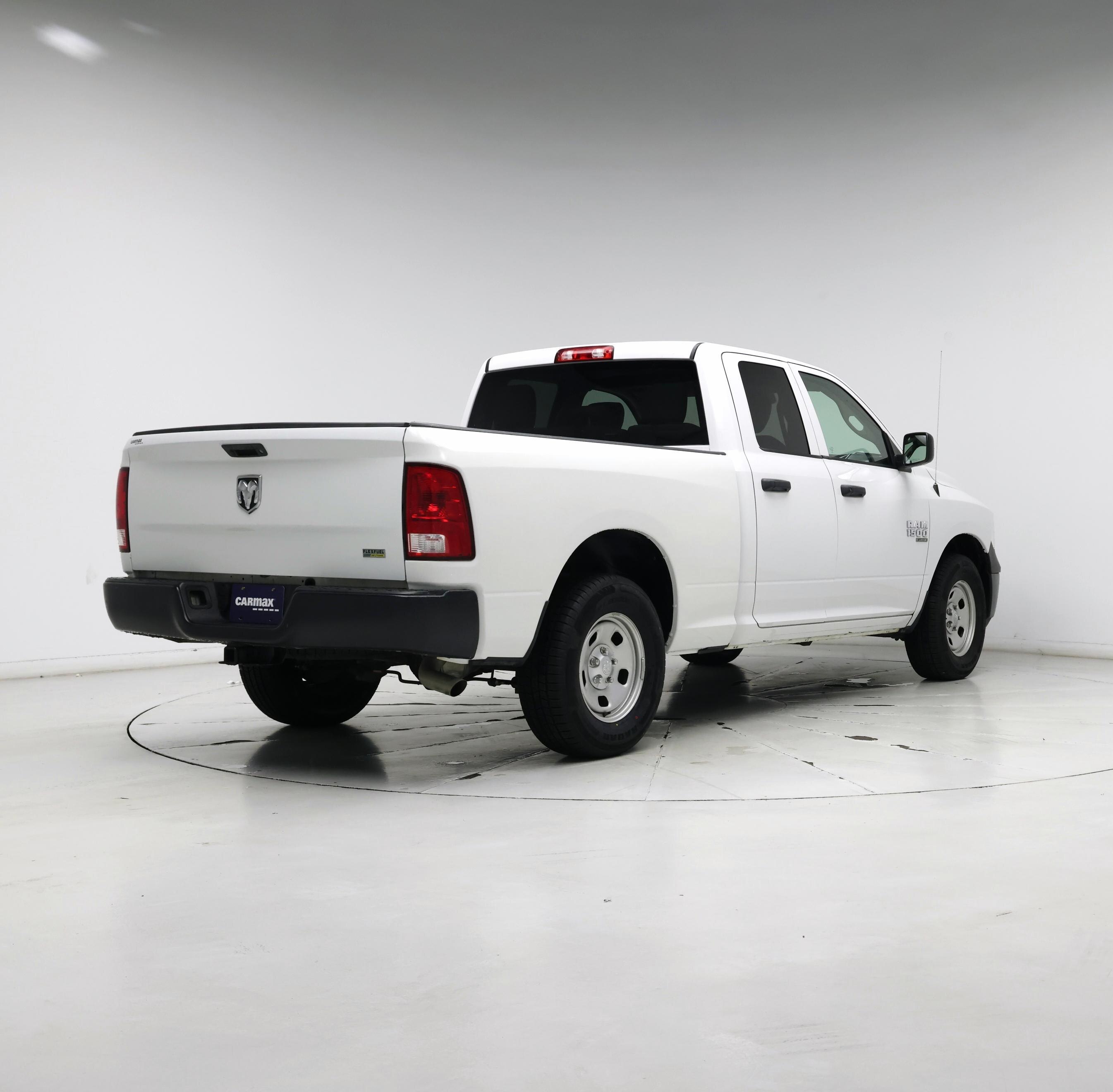 Thumbnail: 2019 RAM 1500 Classic - 8