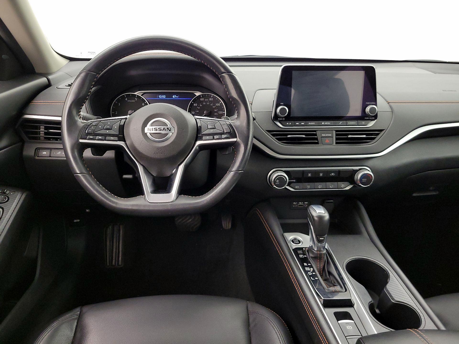 Thumbnail: 2020 Nissan Altima - 10