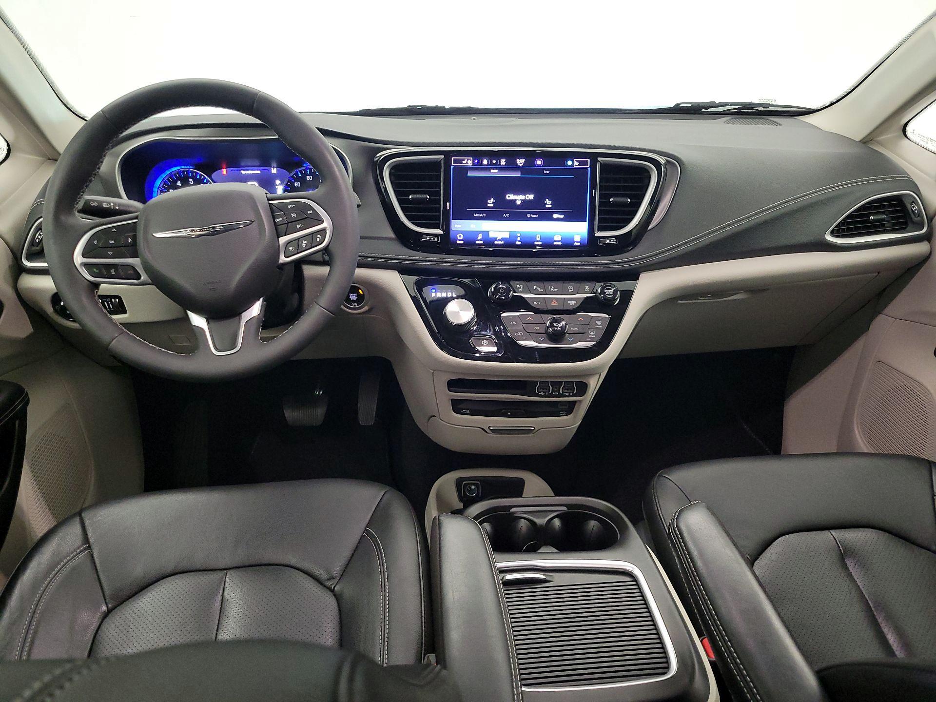 Thumbnail: 2022 Chrysler Pacifica - 9