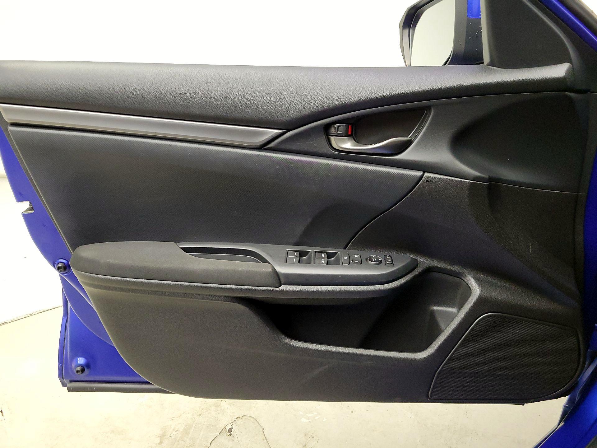 Thumbnail: 2017 Honda Civic - 12