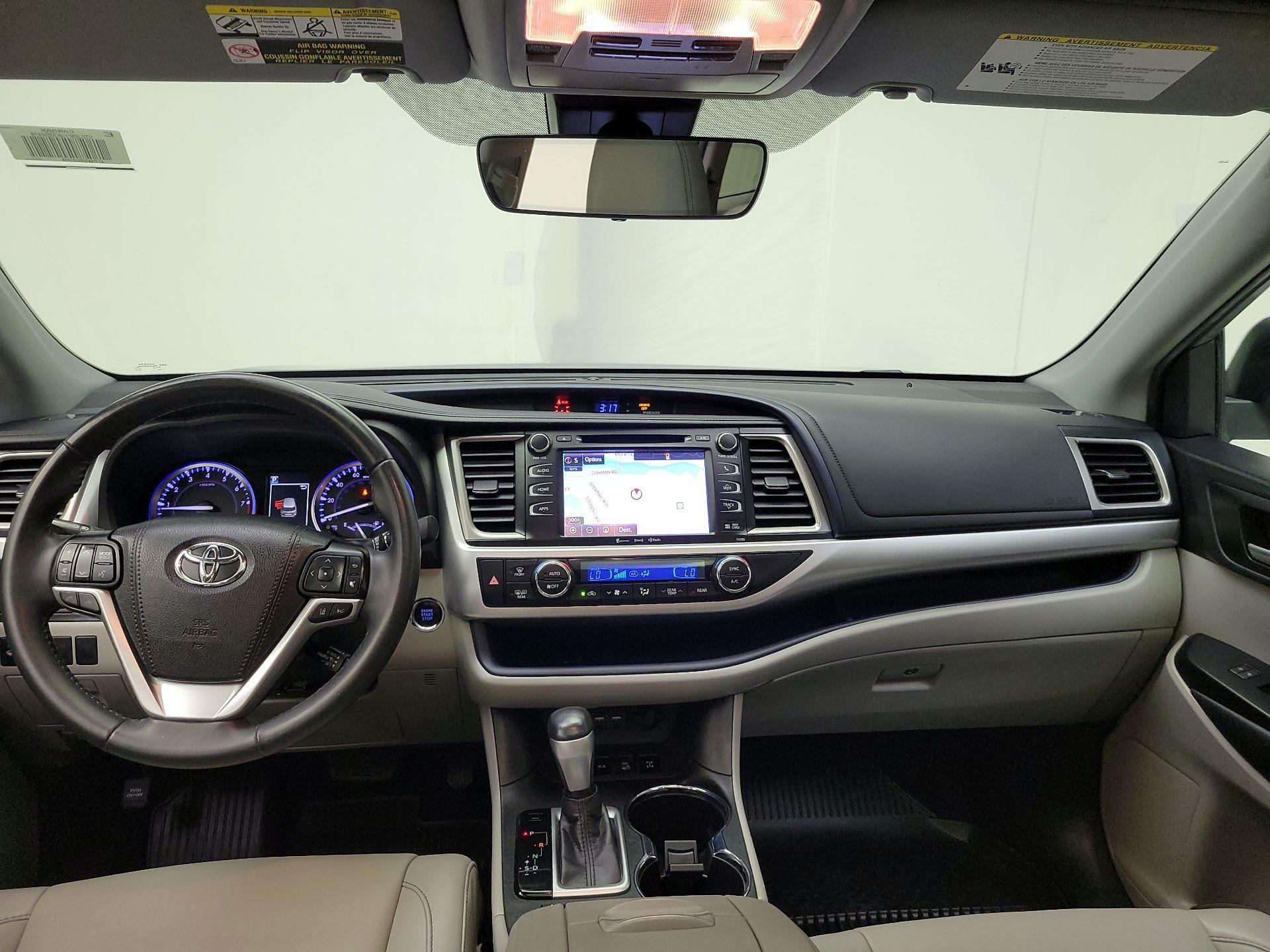 Thumbnail: 2019 Toyota Highlander - 9
