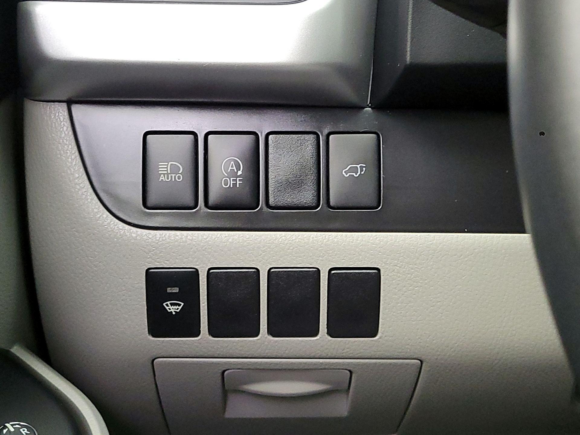 Thumbnail: 2019 Toyota Highlander - 13