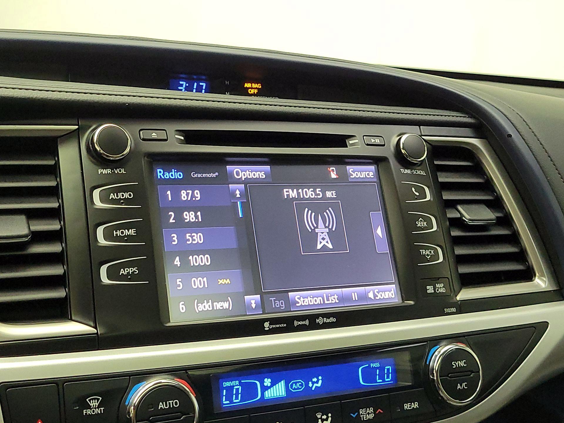Thumbnail: 2019 Toyota Highlander - 16