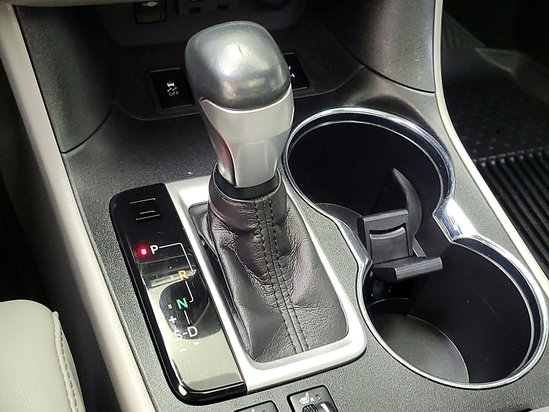 Thumbnail: 2019 Toyota Highlander - 18