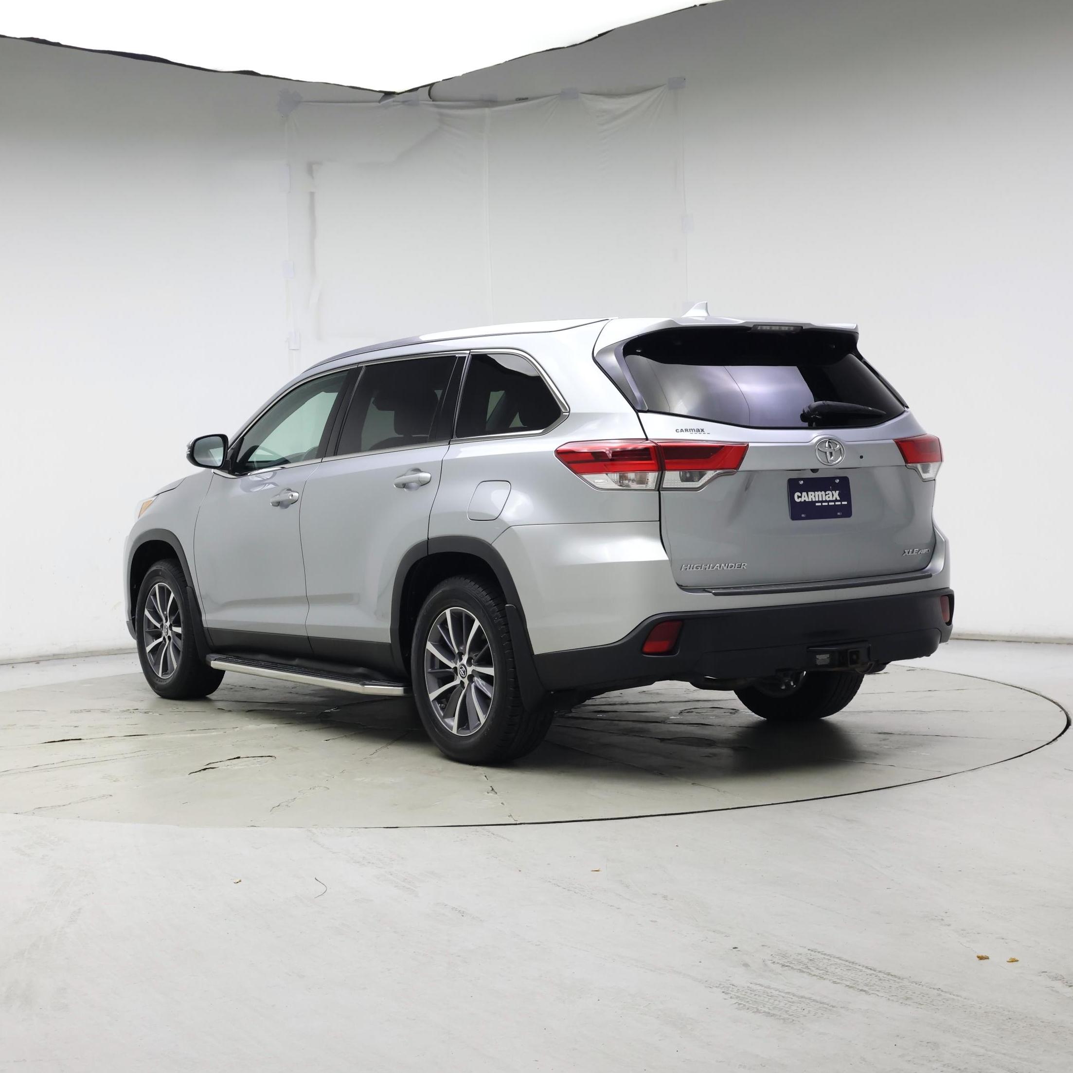 Thumbnail: 2019 Toyota Highlander - 2