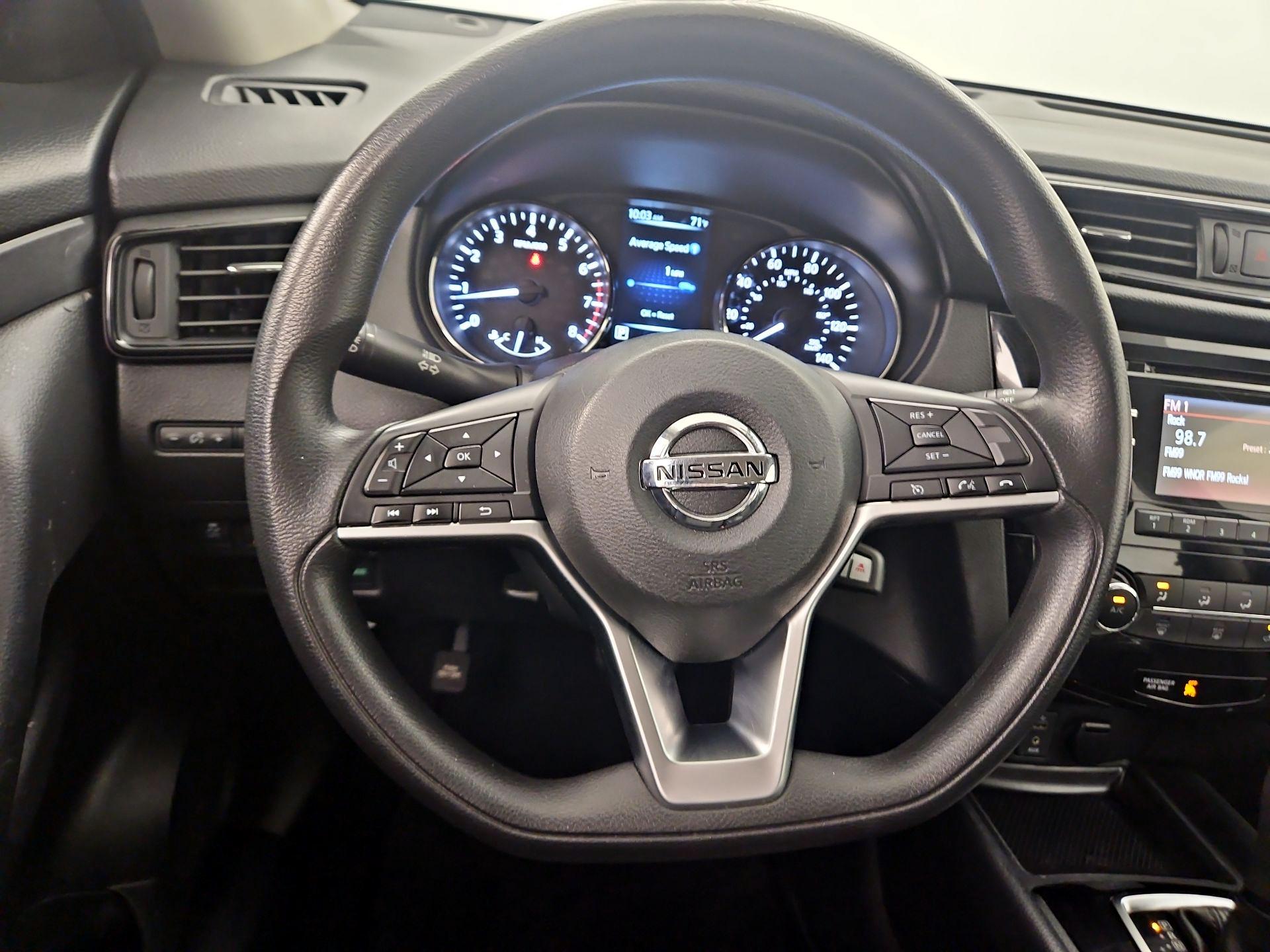 Thumbnail: 2017 Nissan Rogue - 10