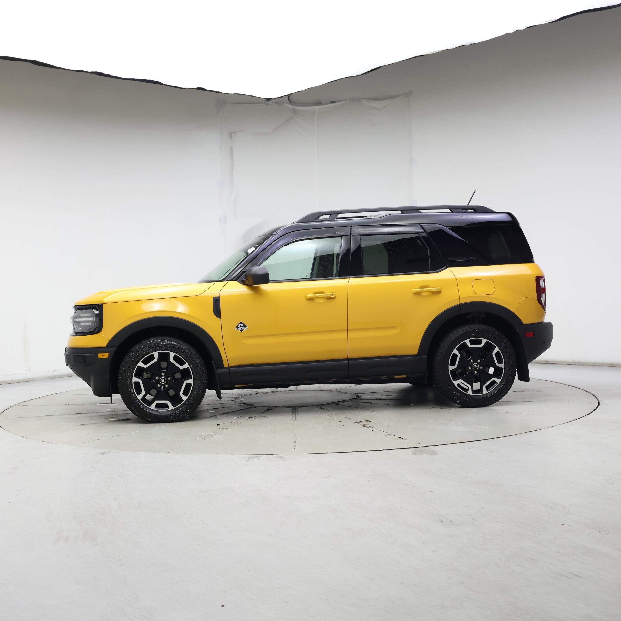 Thumbnail: 2023 Ford Bronco Sport - 3