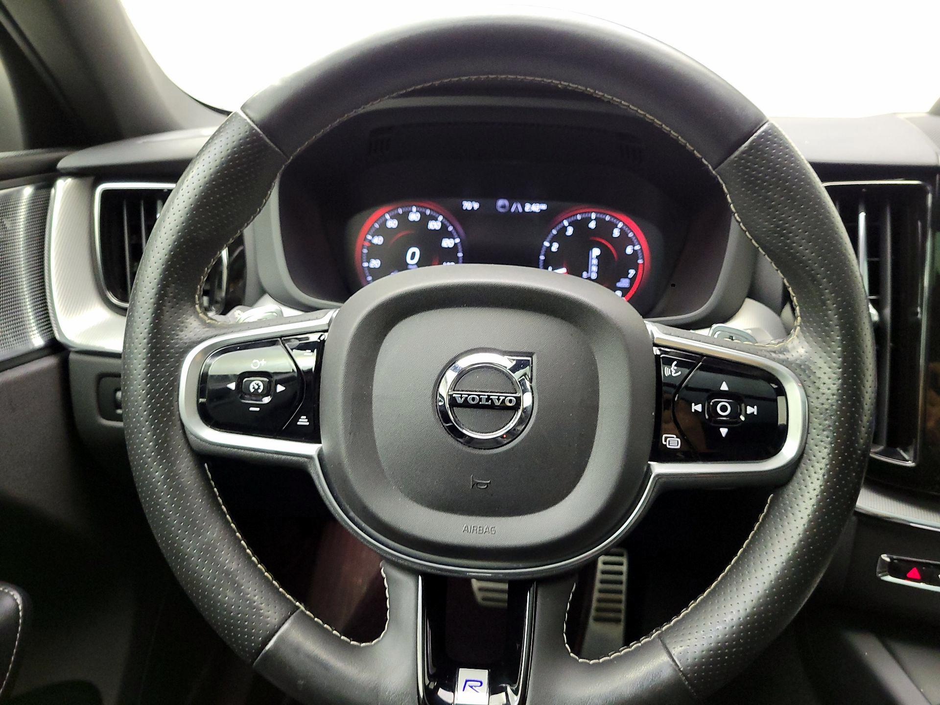 Thumbnail: 2018 Volvo XC60 - 10