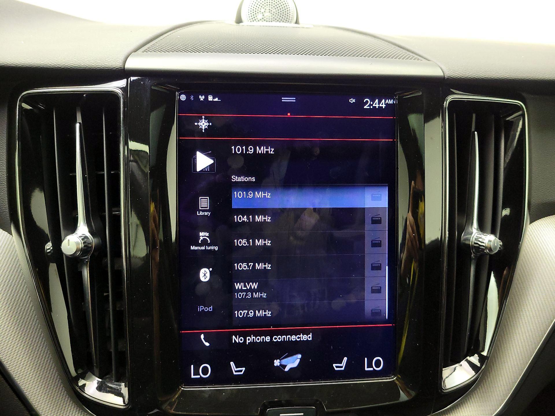 Thumbnail: 2018 Volvo XC60 - 16