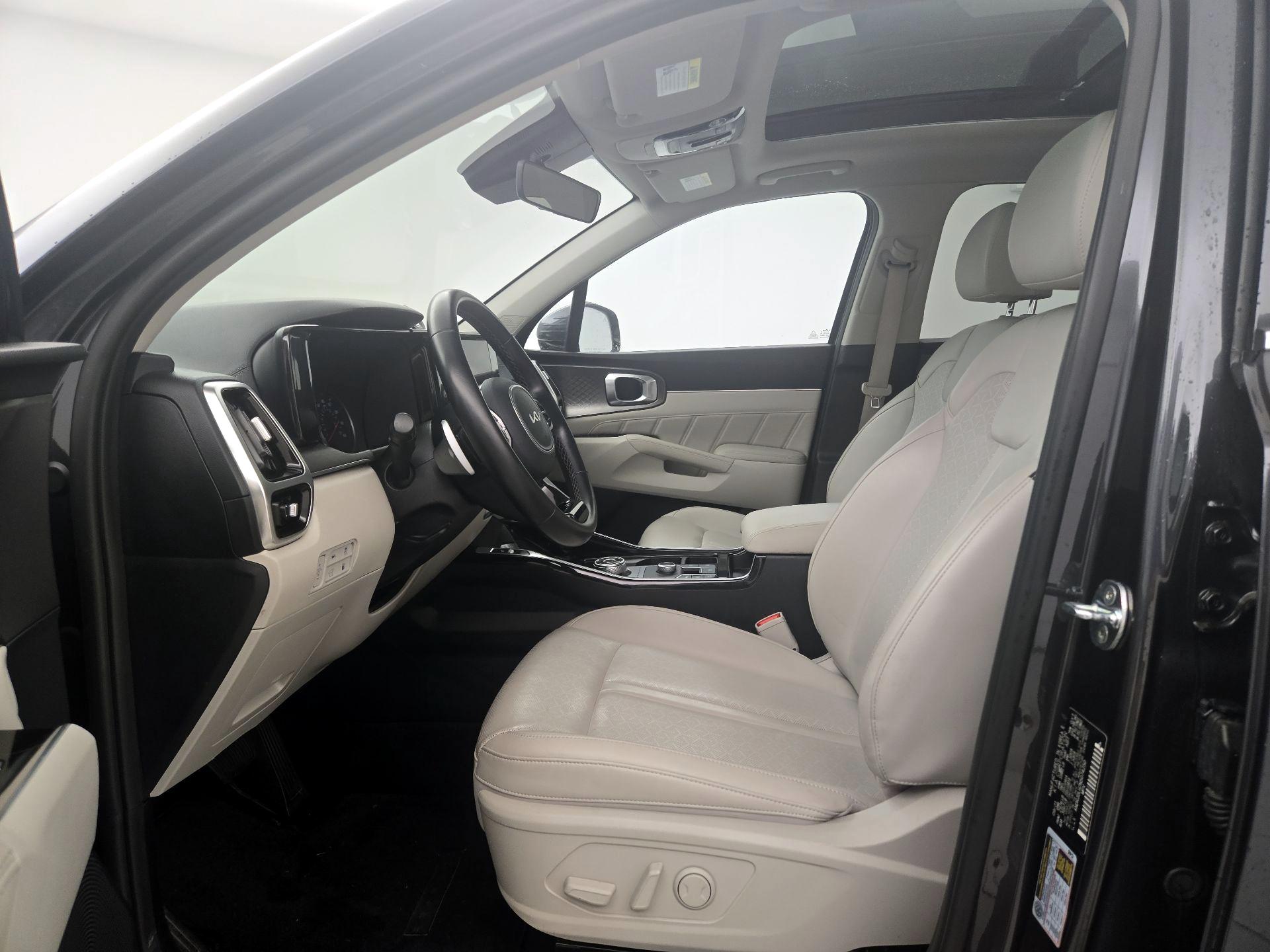 Thumbnail: 2022 Kia Sorento - 11