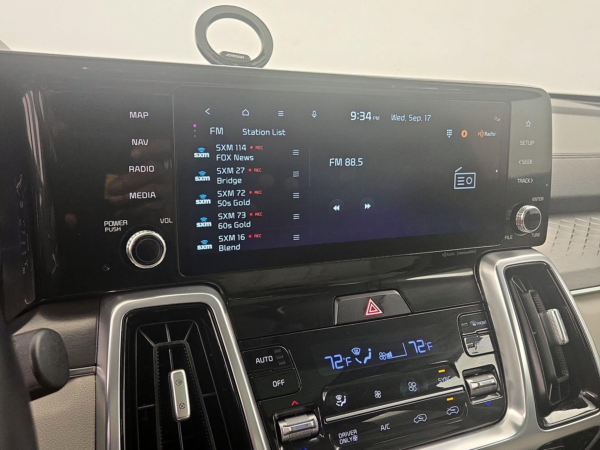 Thumbnail: 2022 Kia Sorento - 16
