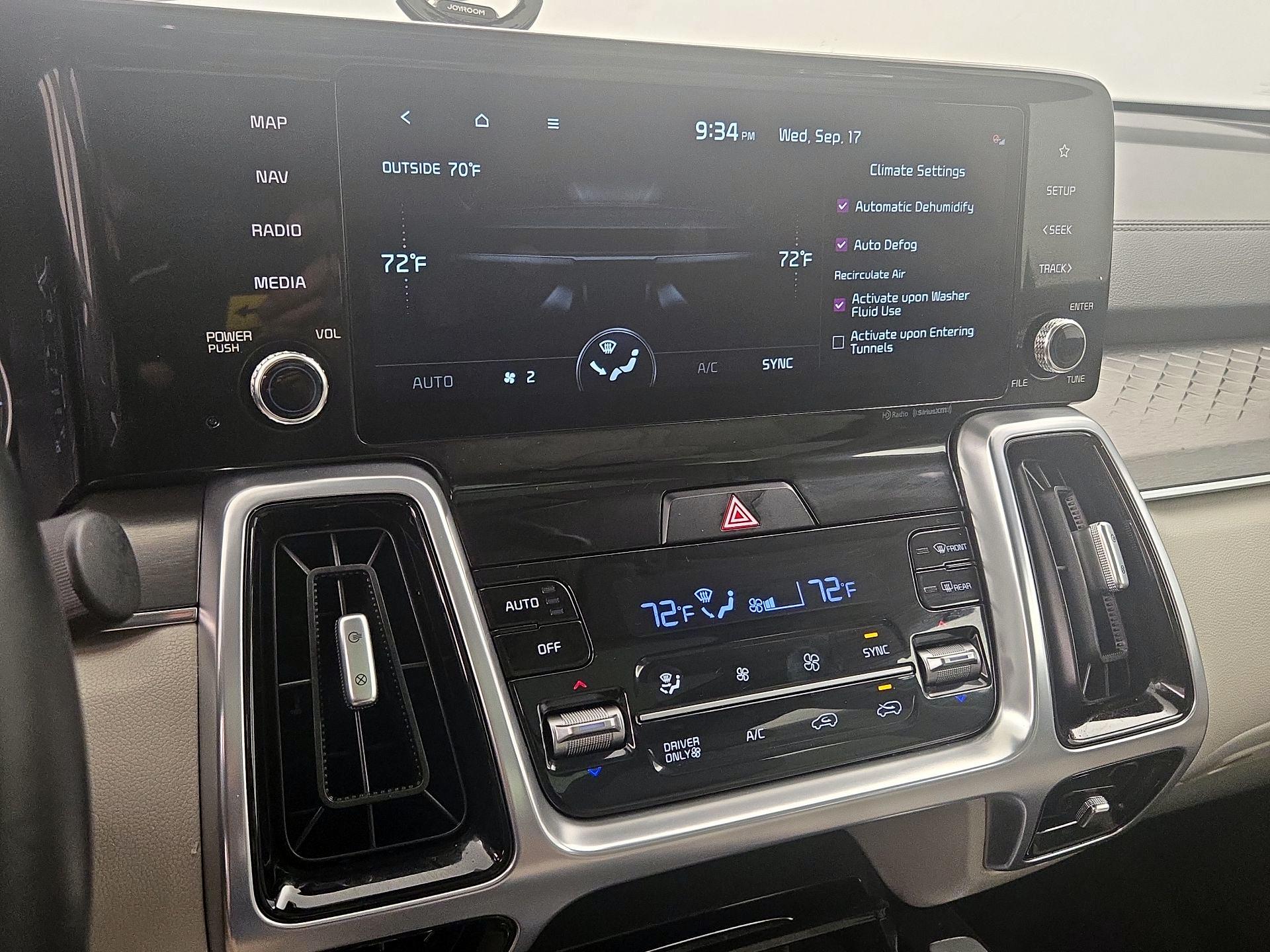 Thumbnail: 2022 Kia Sorento - 17