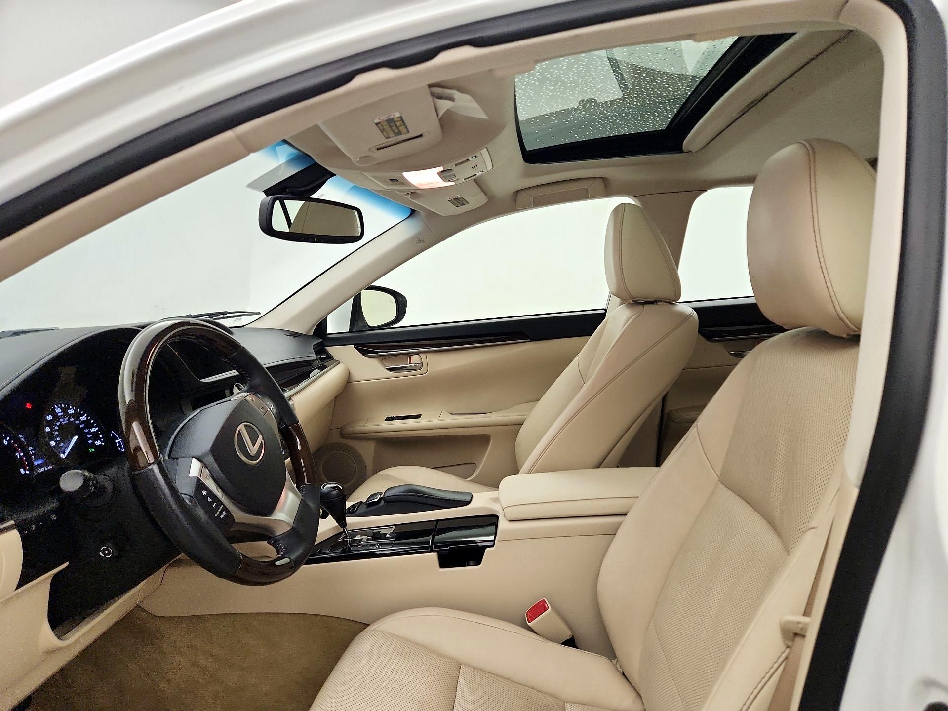 Thumbnail: 2014 Lexus ES - 18
