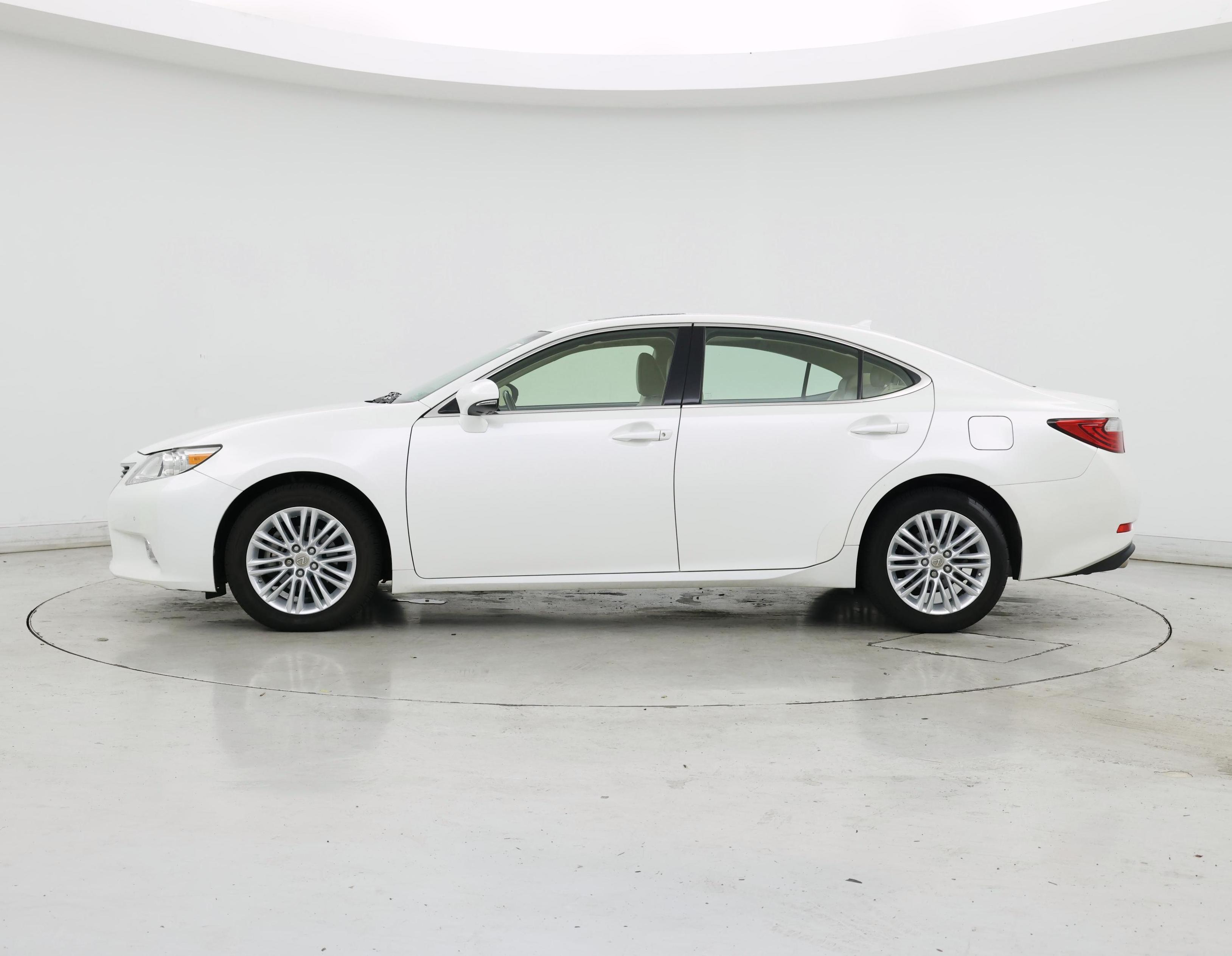 Thumbnail: 2014 Lexus ES - 3