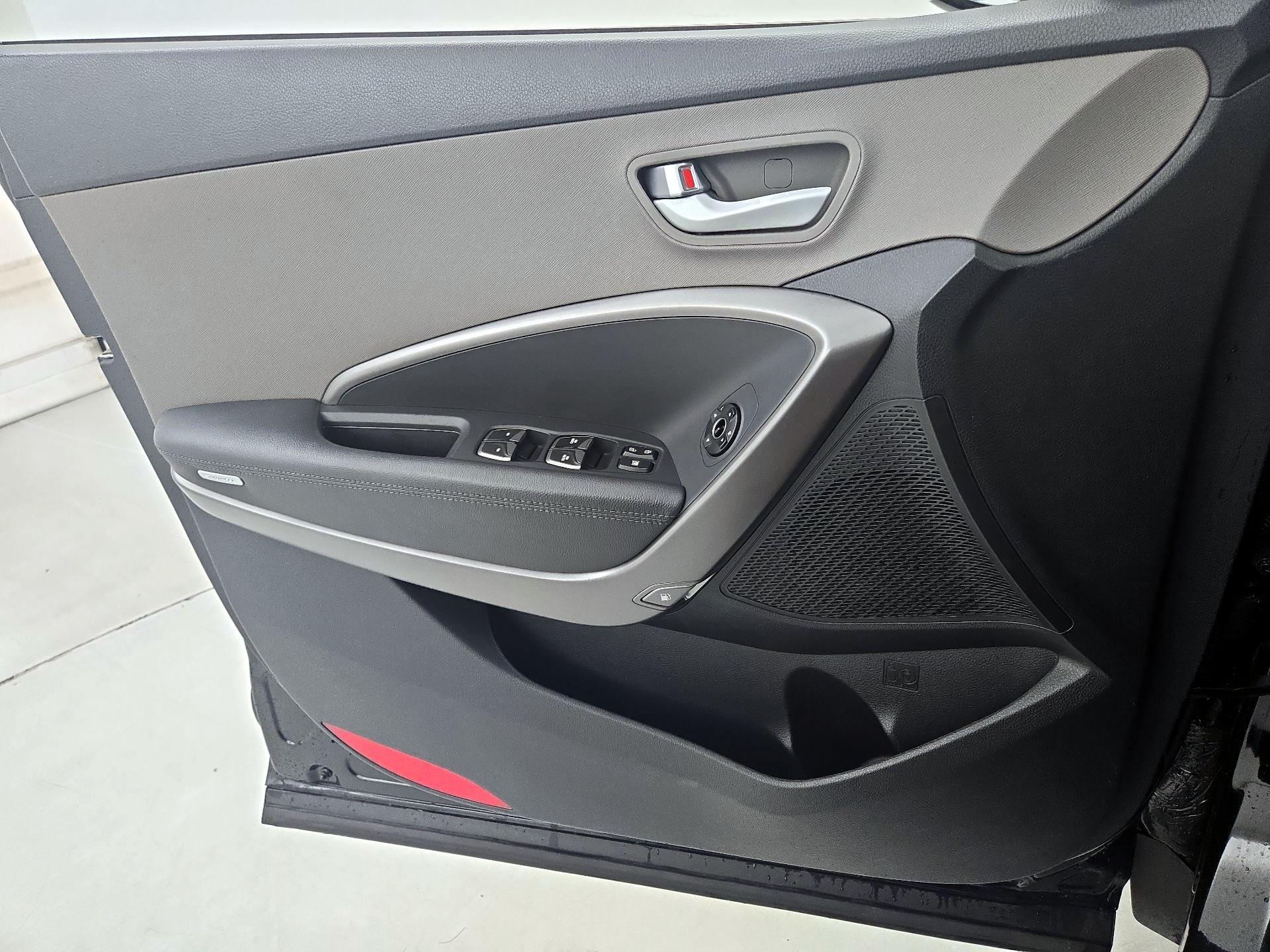 Thumbnail: 2015 Hyundai Santa Fe - 12
