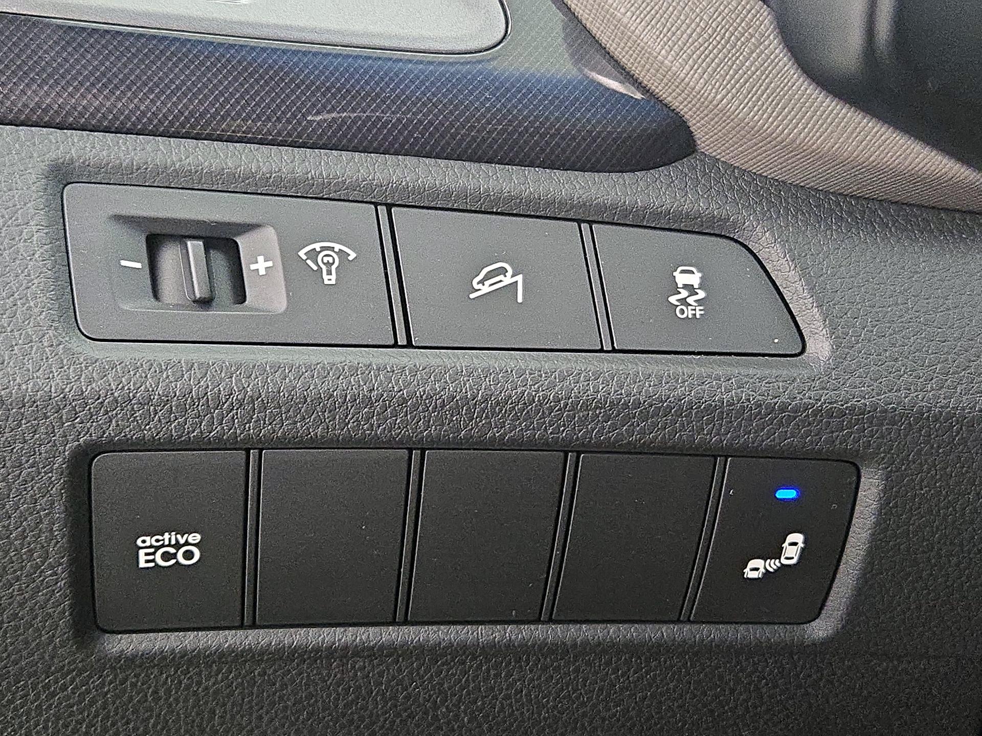 Thumbnail: 2015 Hyundai Santa Fe - 13