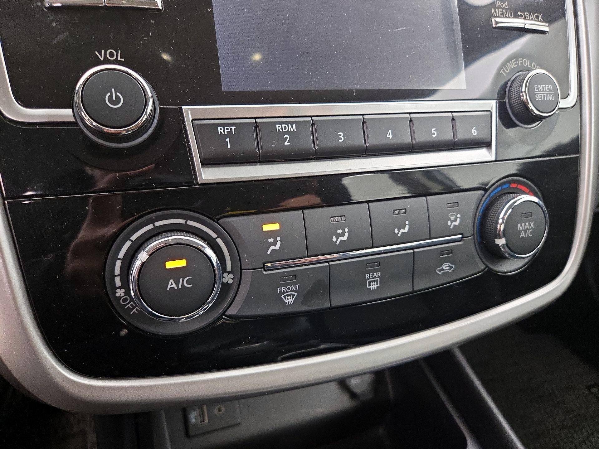 Thumbnail: 2018 Nissan Altima - 16