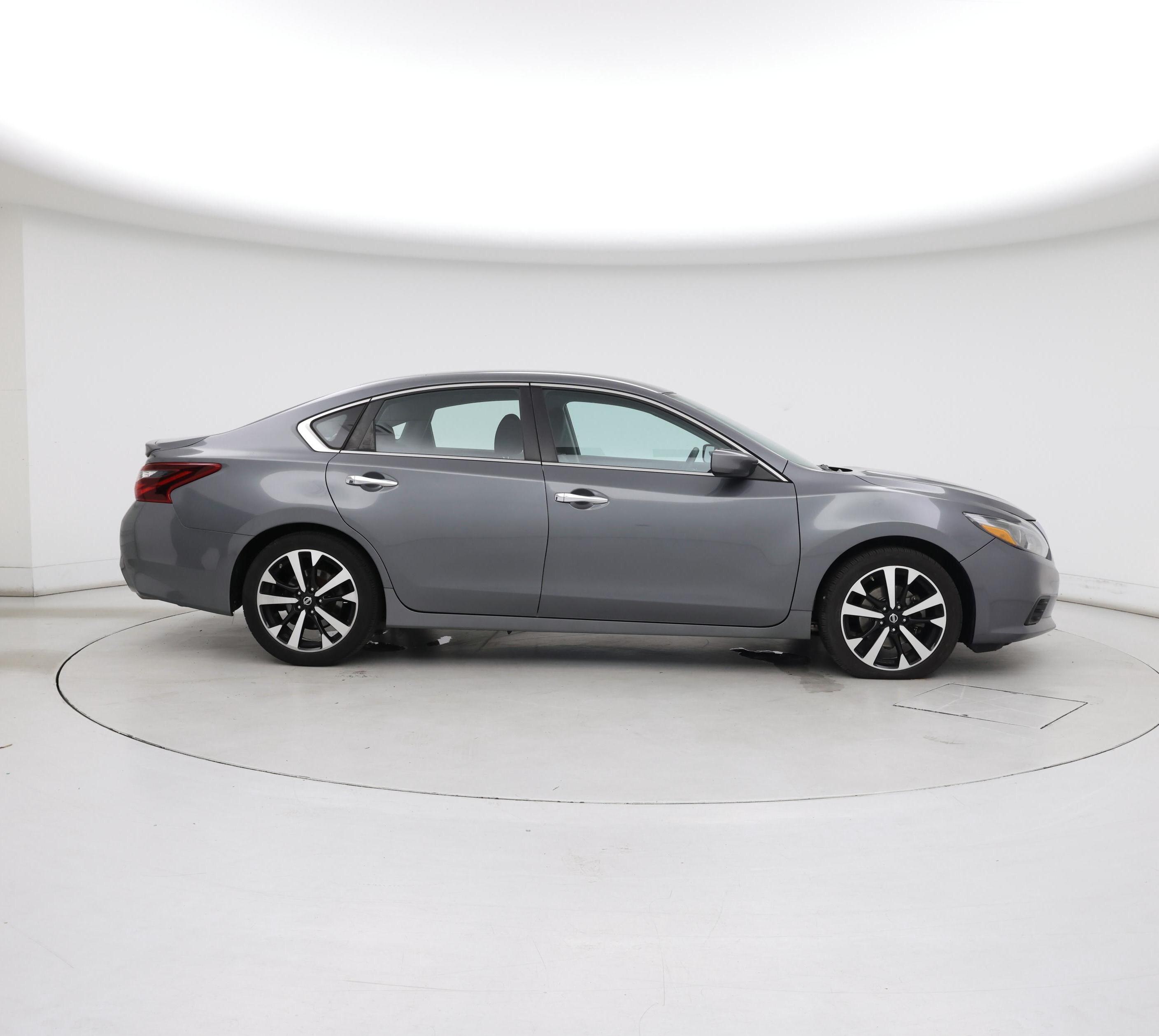 Thumbnail: 2018 Nissan Altima - 7