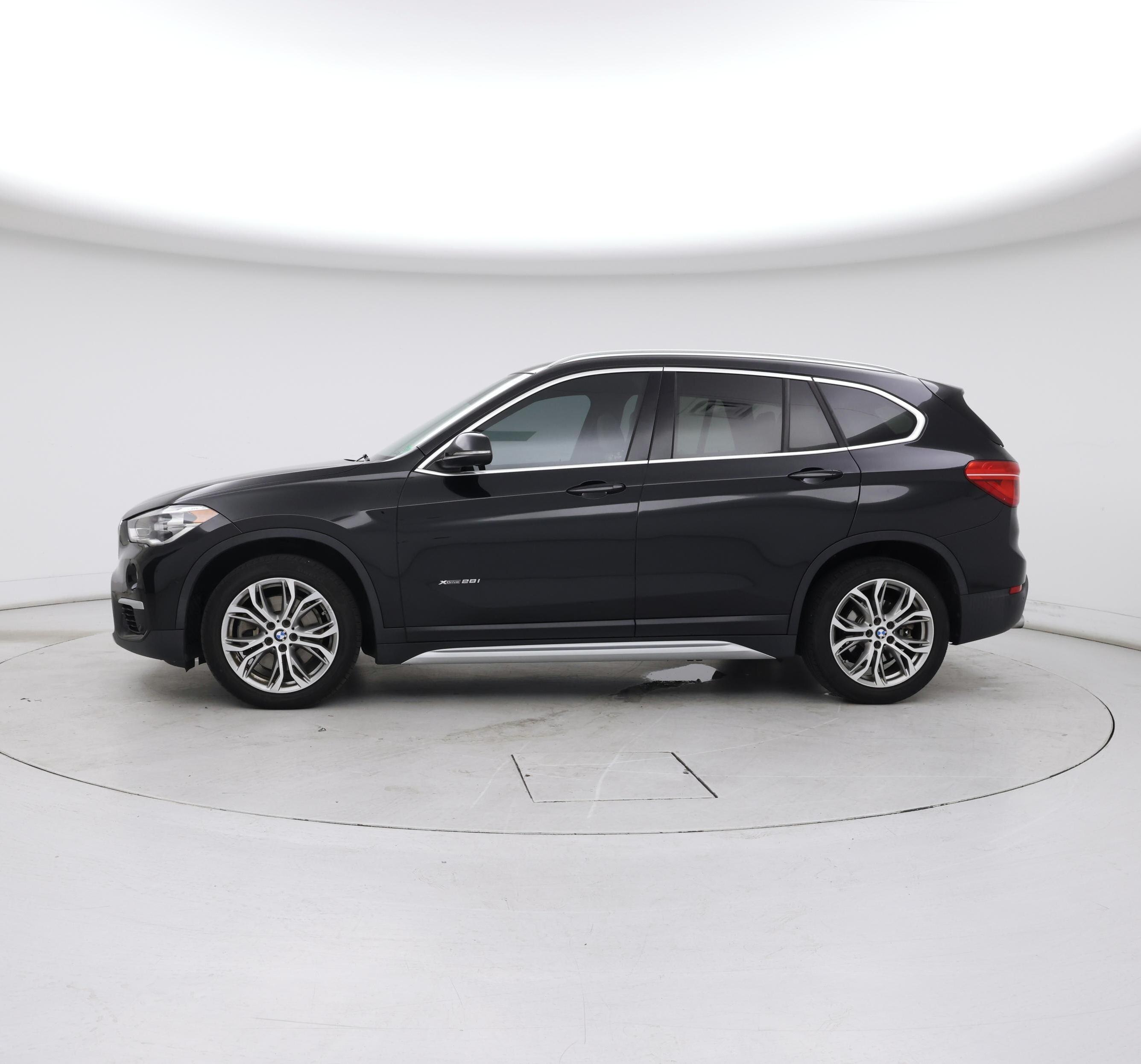 Thumbnail: 2017 BMW X1 - 3