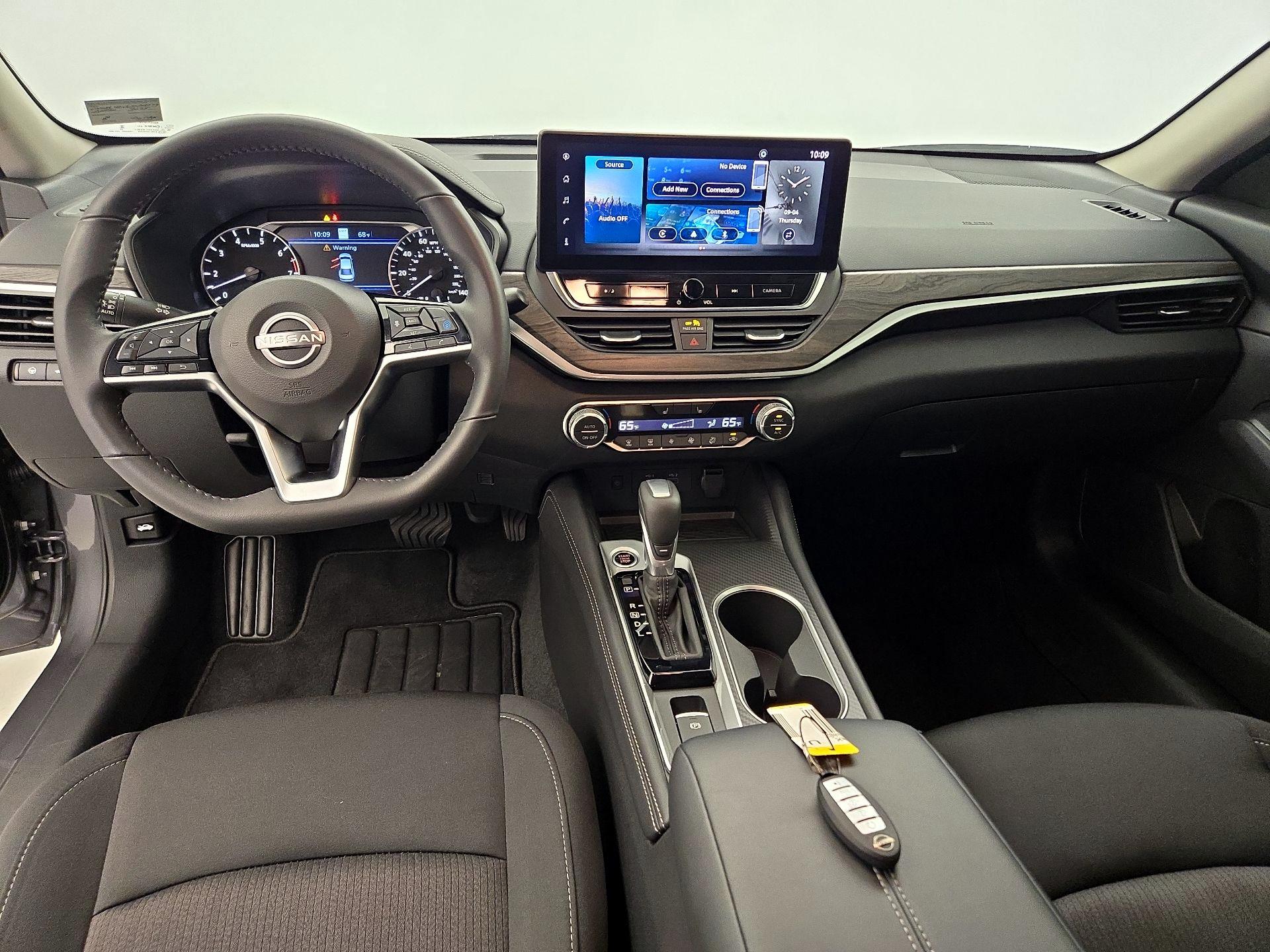 Thumbnail: 2025 Nissan Altima - 9