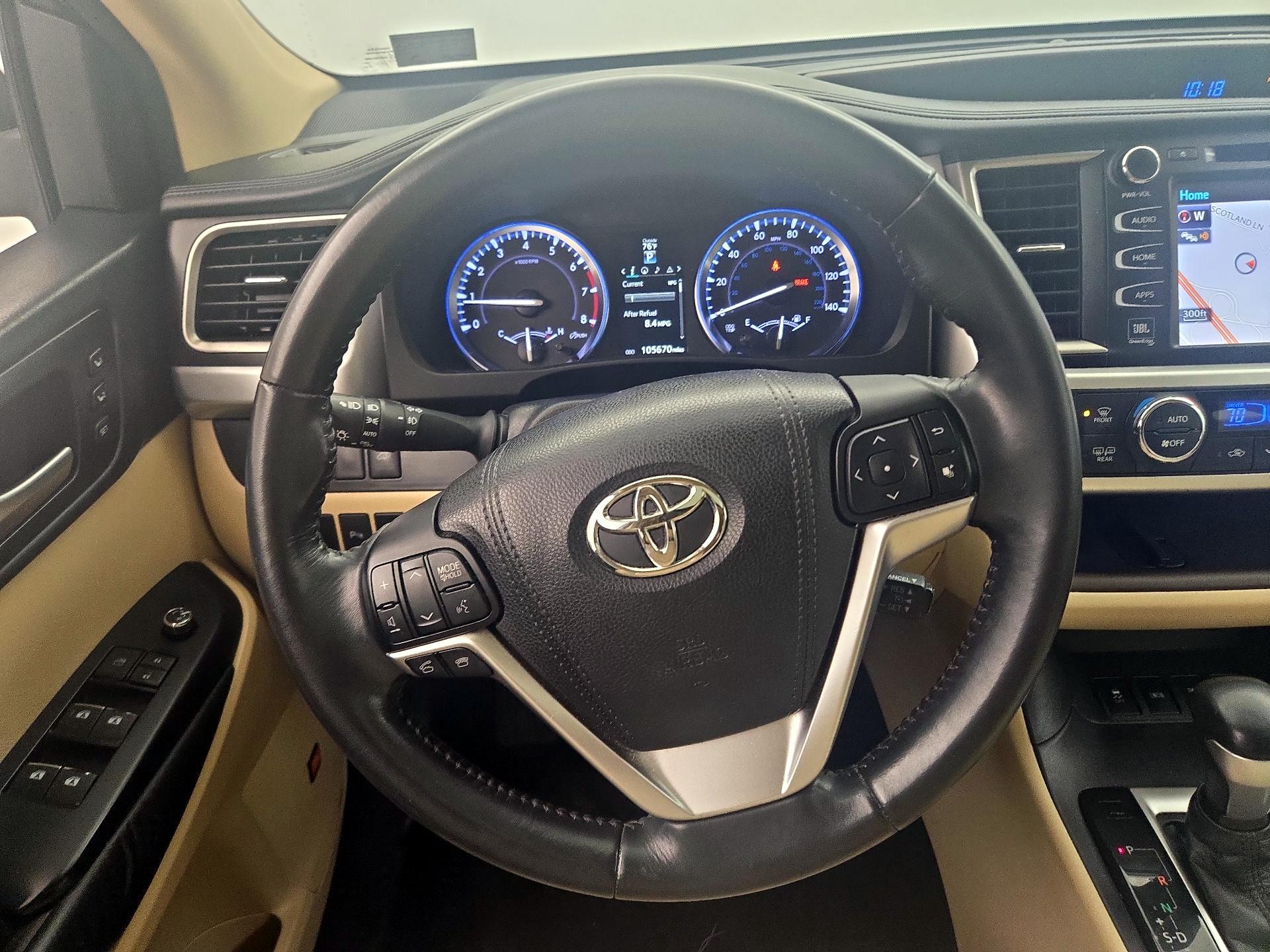 Thumbnail: 2015 Toyota Highlander - 10