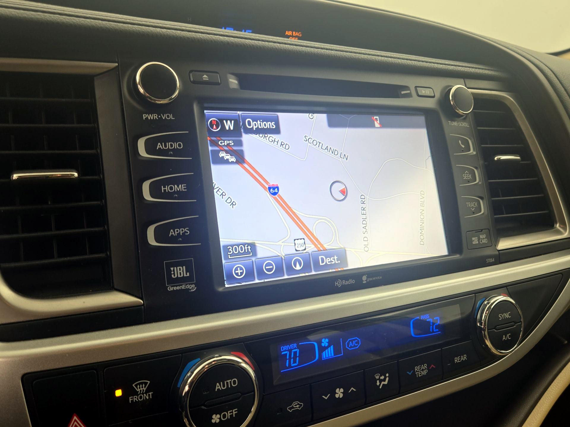 Thumbnail: 2015 Toyota Highlander - 14