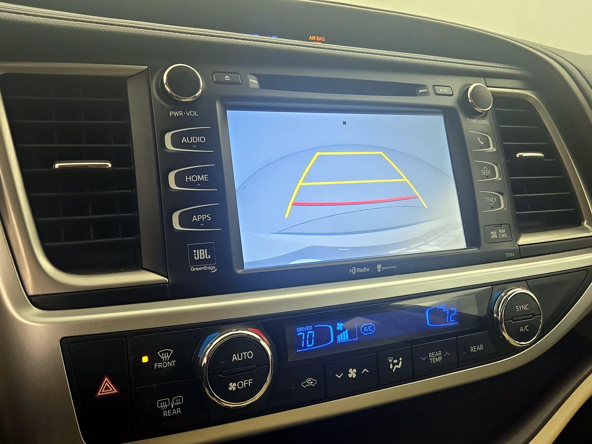Thumbnail: 2015 Toyota Highlander - 15