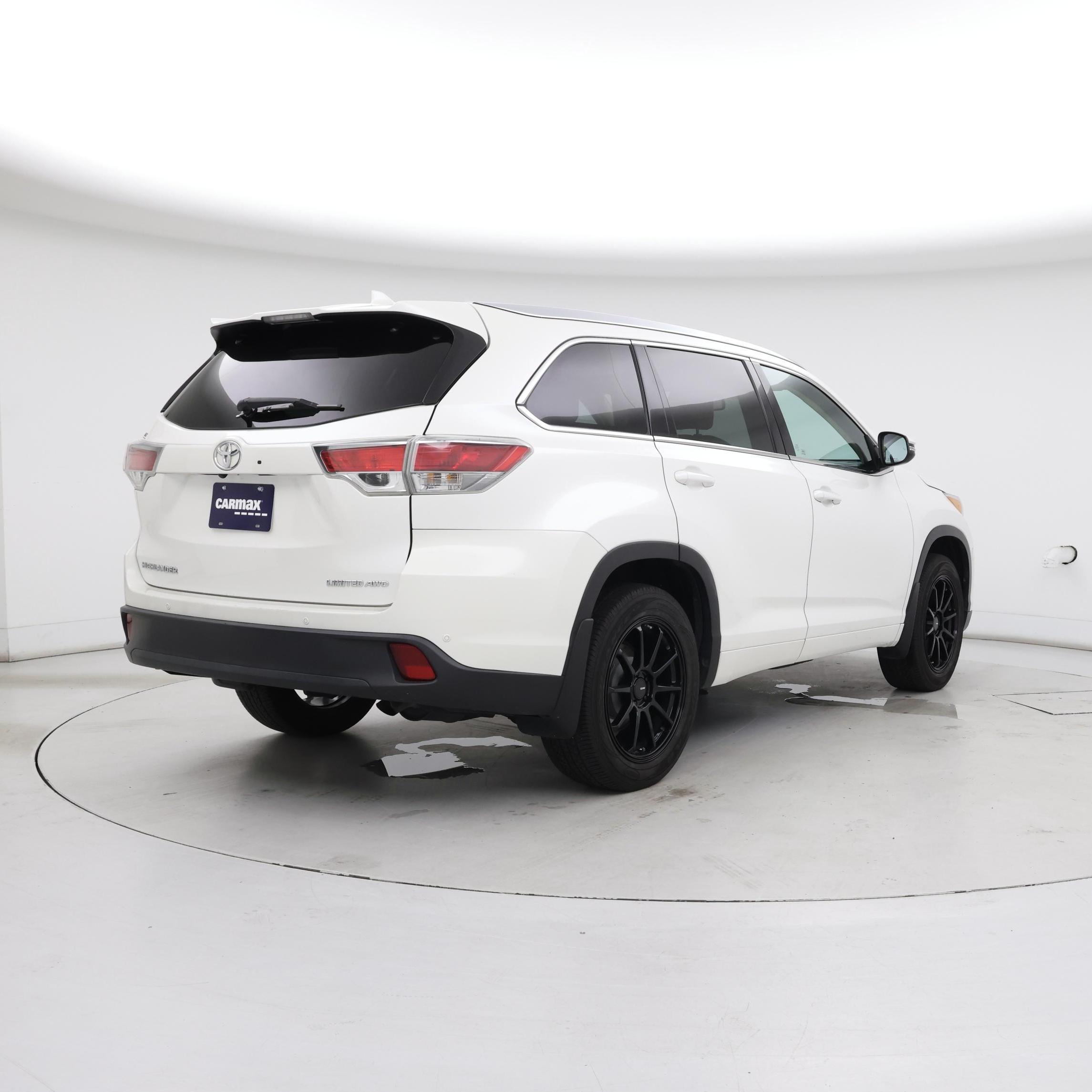 Thumbnail: 2015 Toyota Highlander - 8