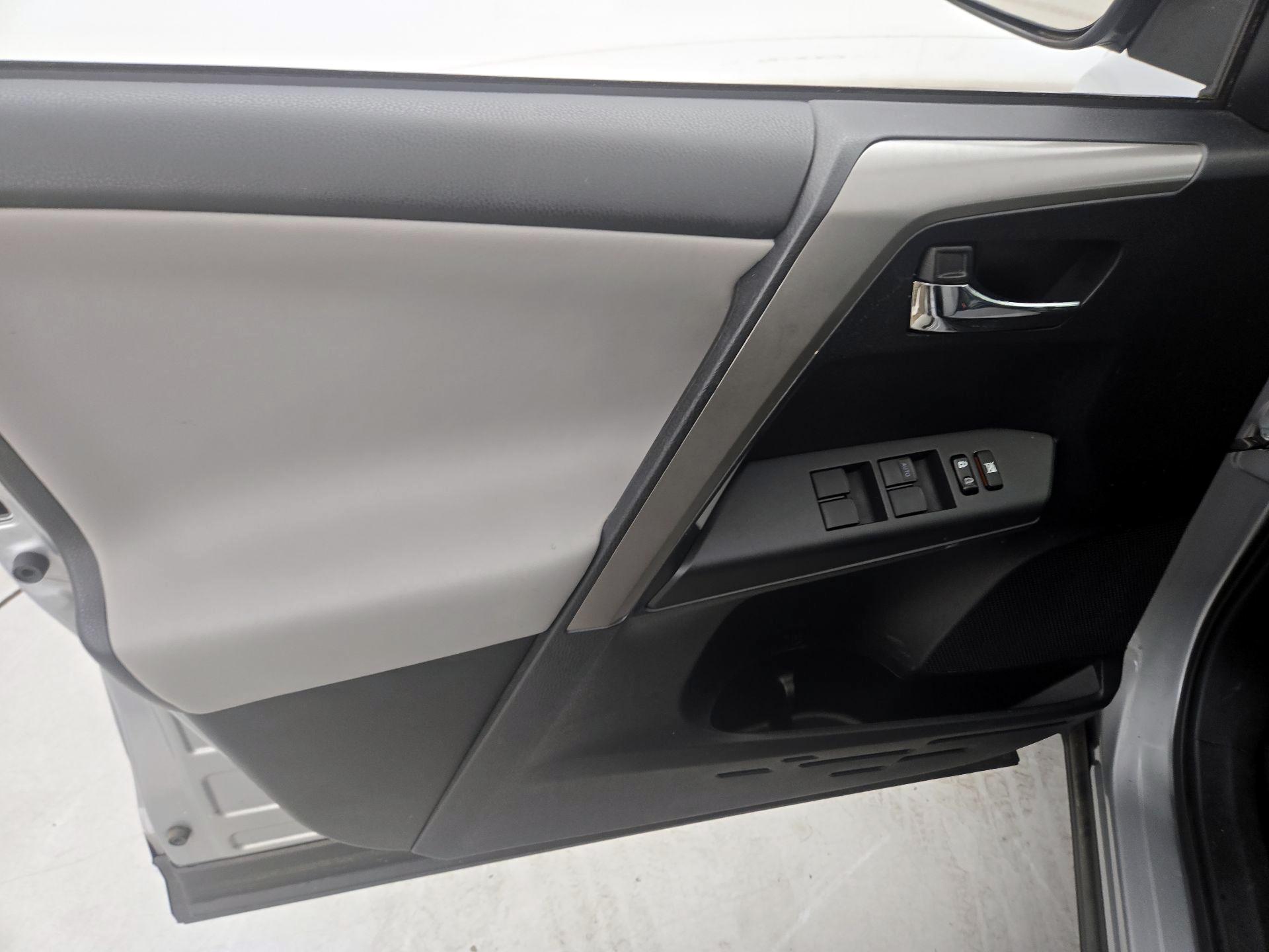 Thumbnail: 2017 Toyota RAV4 - 12
