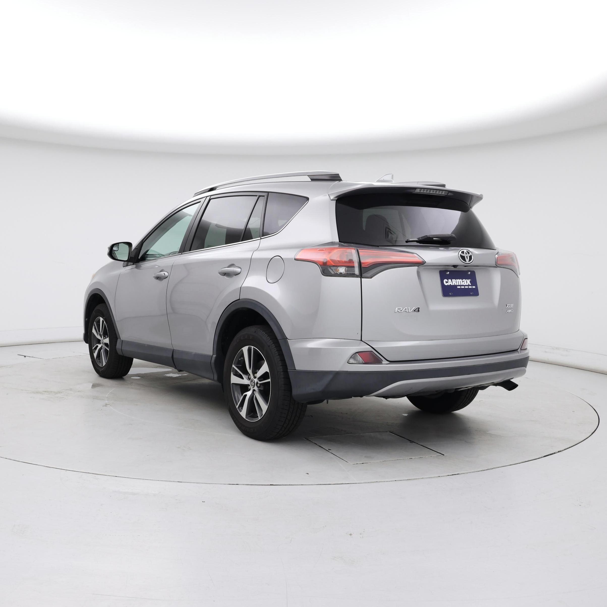 Thumbnail: 2017 Toyota RAV4 - 2