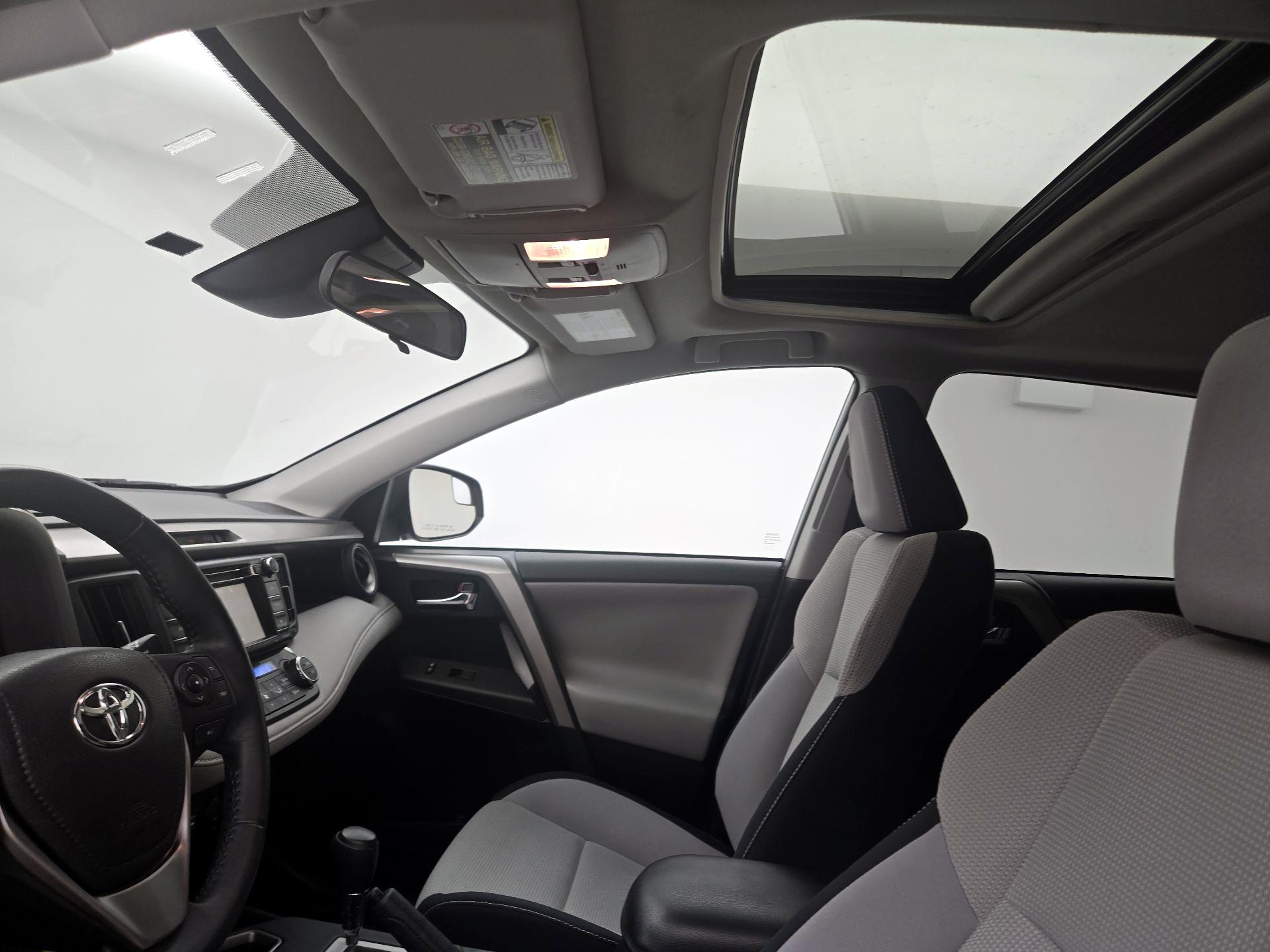Thumbnail: 2017 Toyota RAV4 - 19