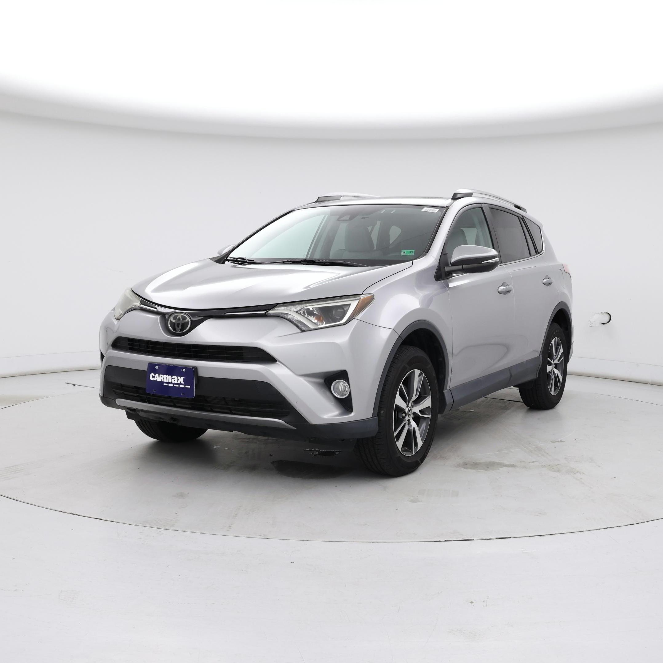 Thumbnail: 2017 Toyota RAV4 - 4