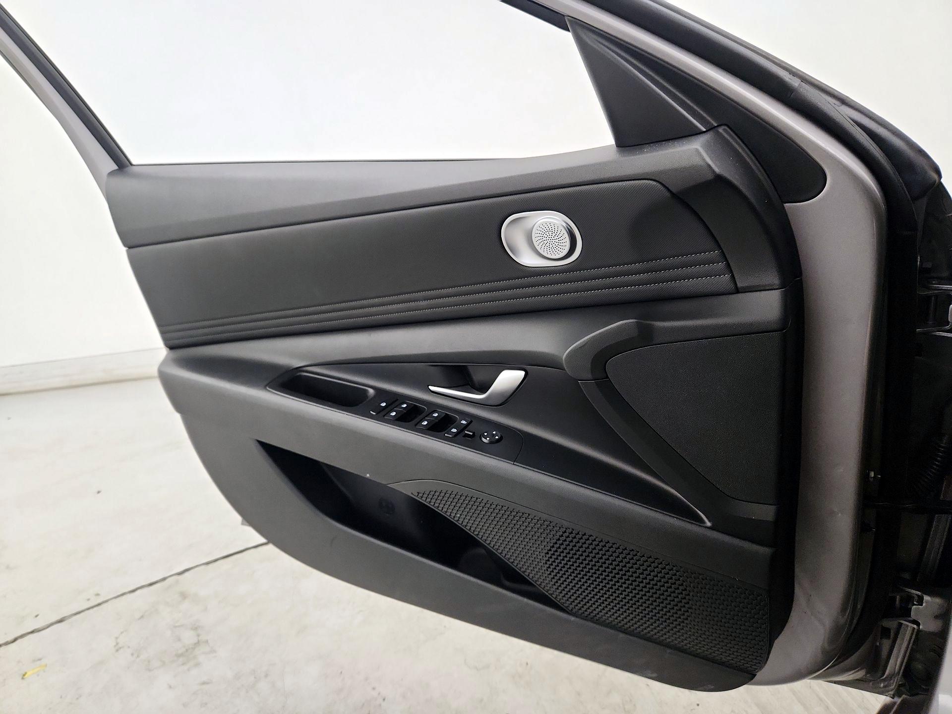 Thumbnail: 2023 Hyundai Elantra - 12