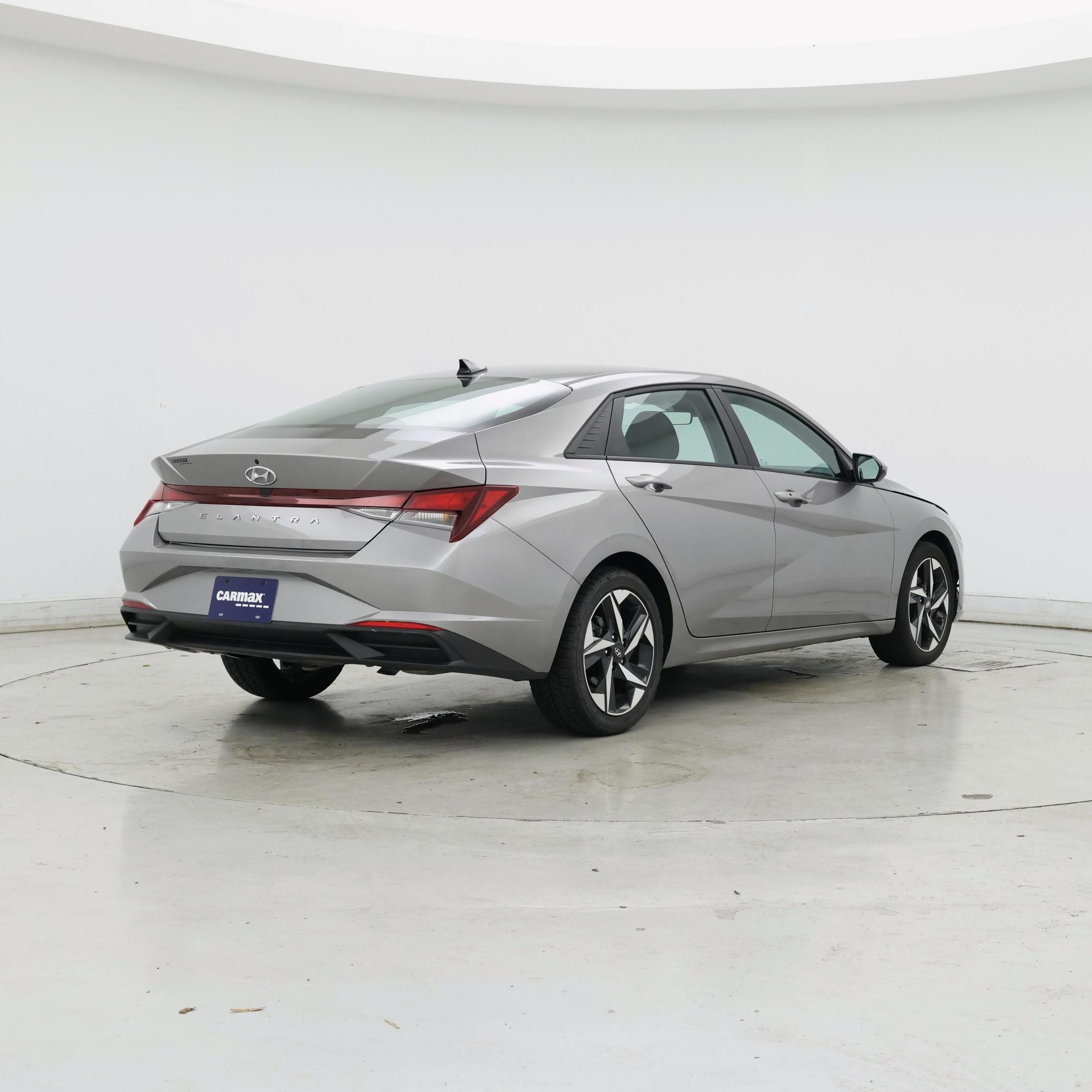 Thumbnail: 2023 Hyundai Elantra - 8