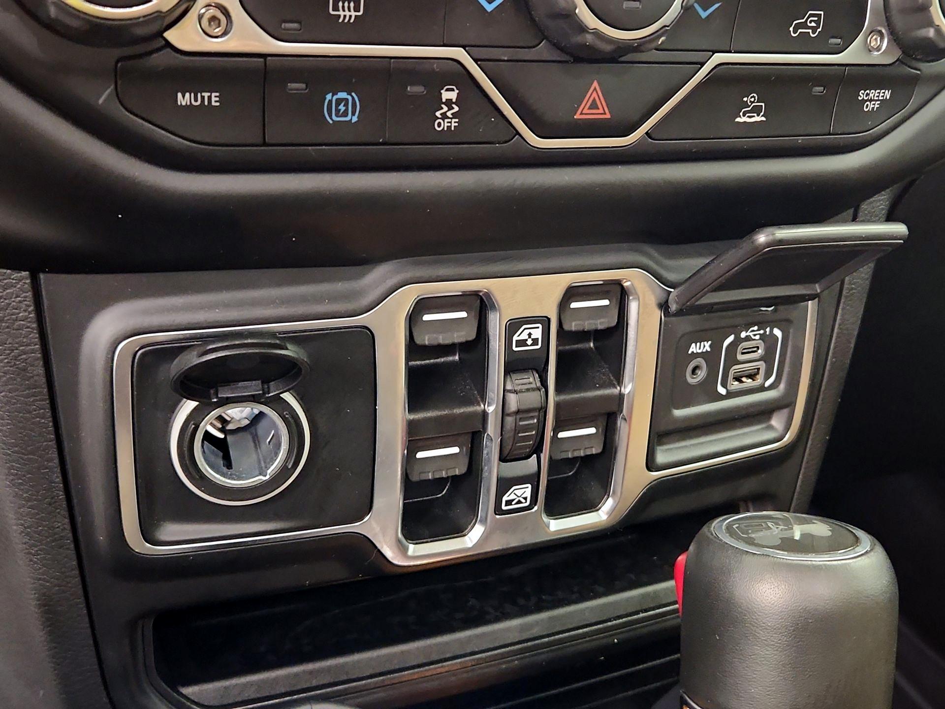 Thumbnail: 2022 Jeep Wrangler - 19