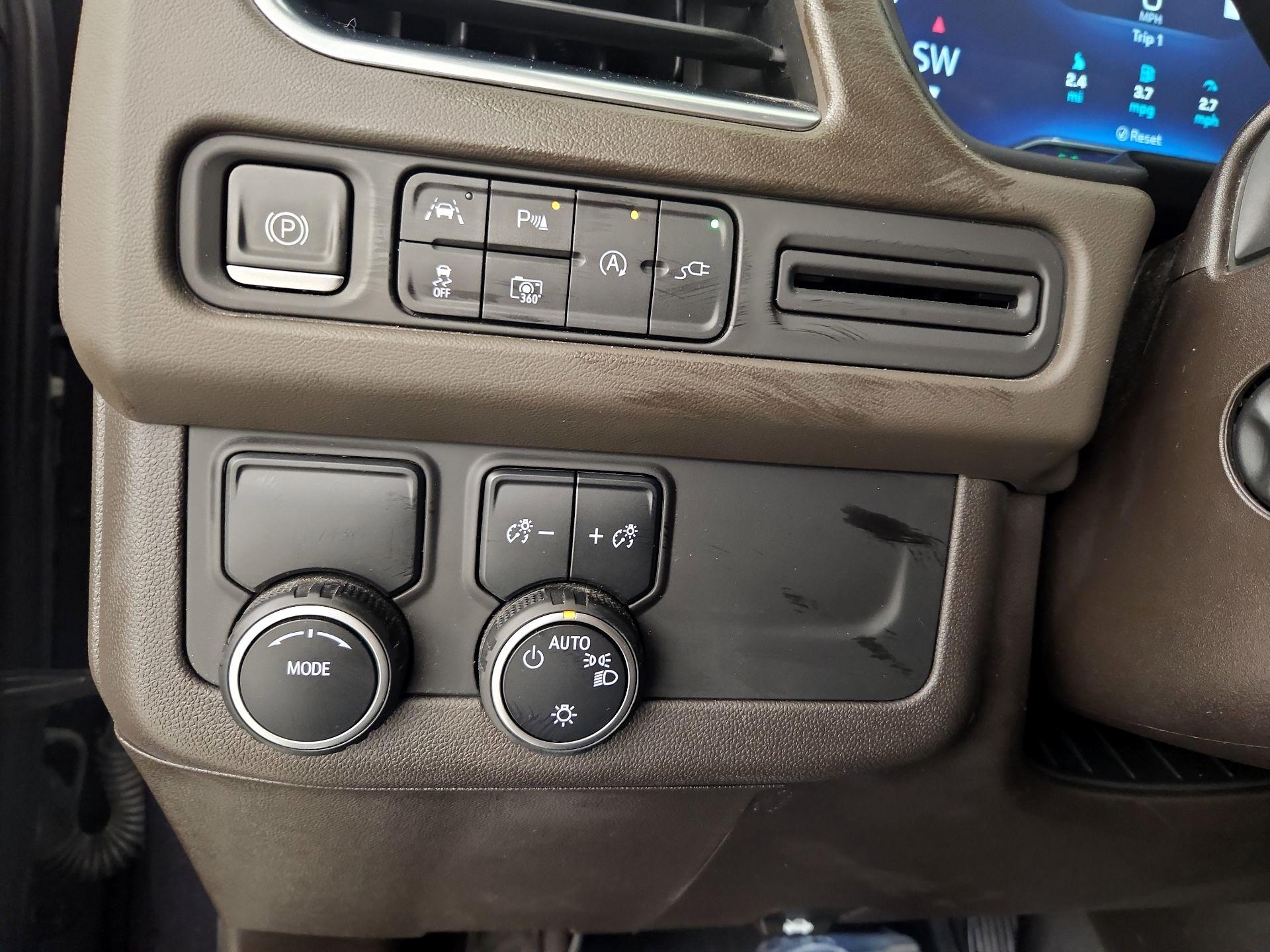 Thumbnail: 2022 Chevrolet Suburban - 13