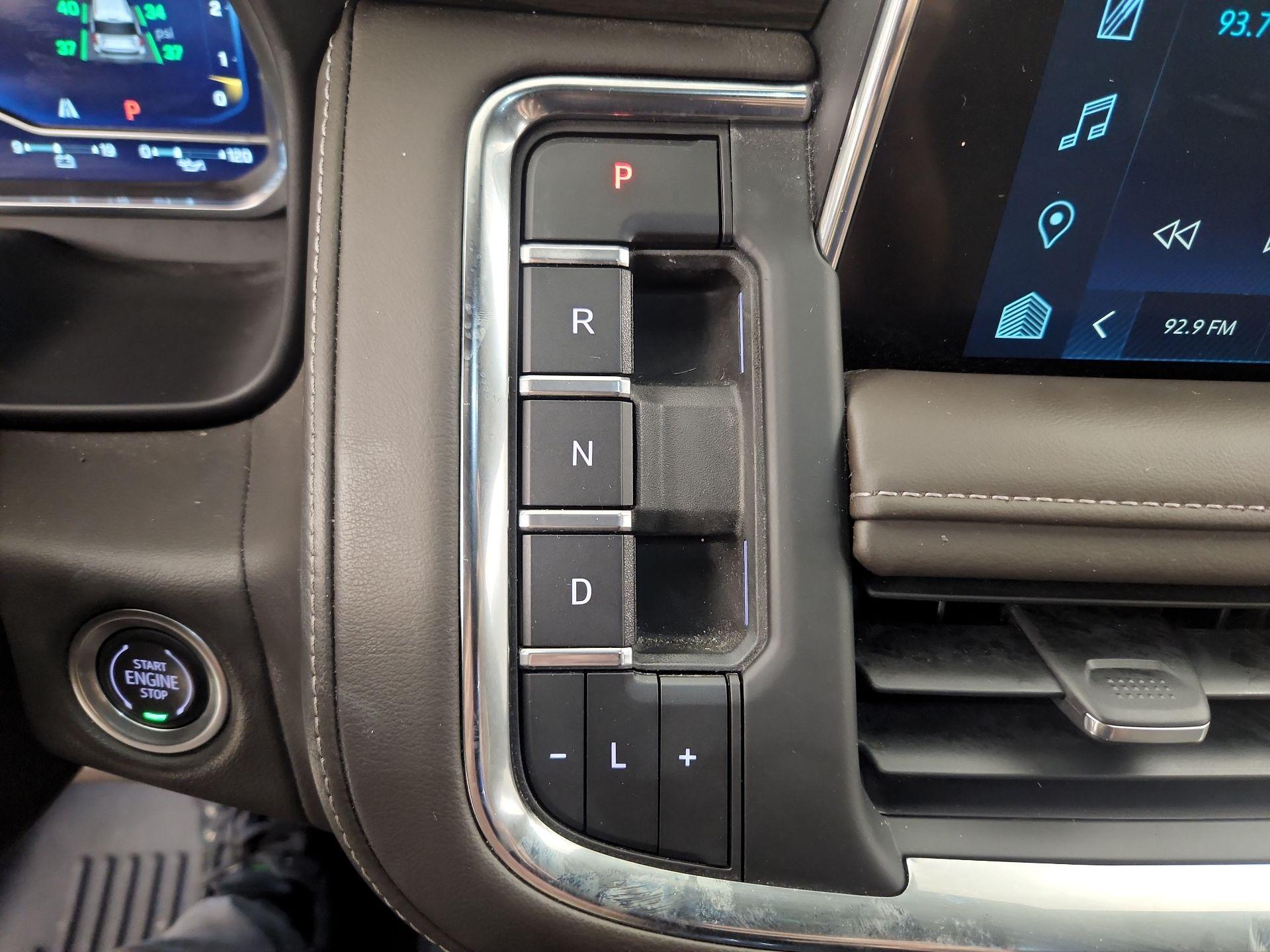 Thumbnail: 2022 Chevrolet Suburban - 17