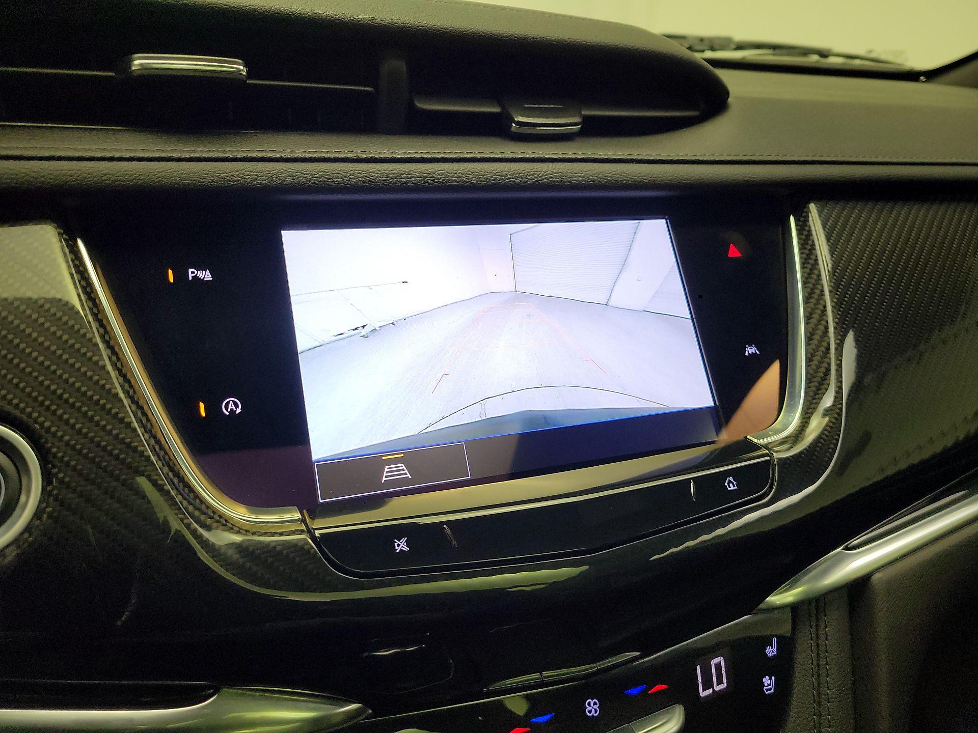 Thumbnail: 2022 Cadillac XT6 - 15