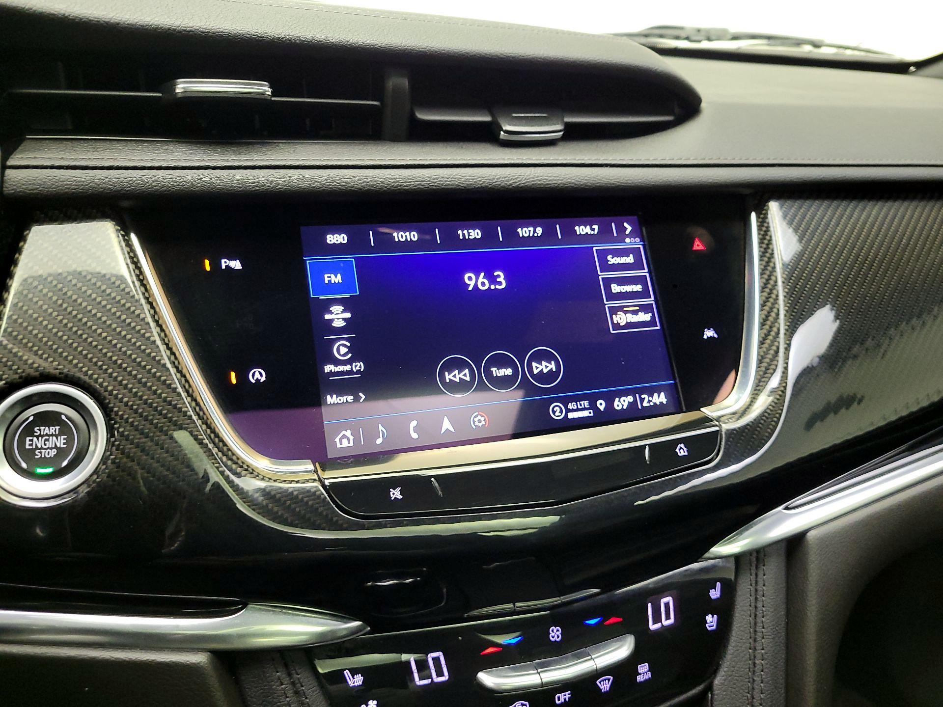 Thumbnail: 2022 Cadillac XT6 - 16