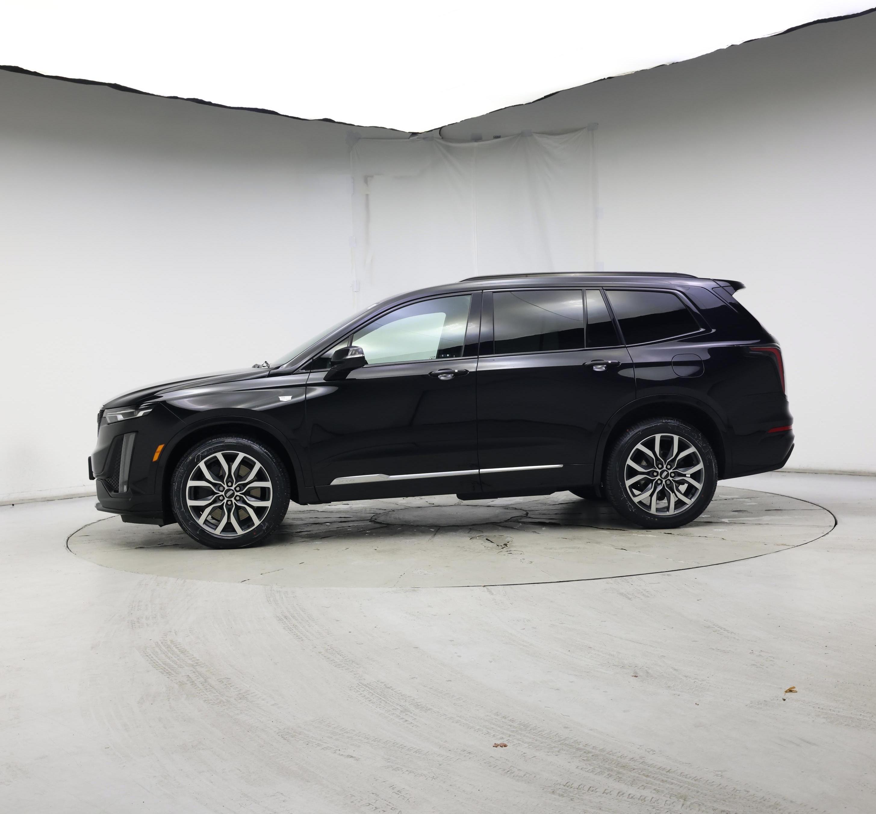 Thumbnail: 2022 Cadillac XT6 - 3