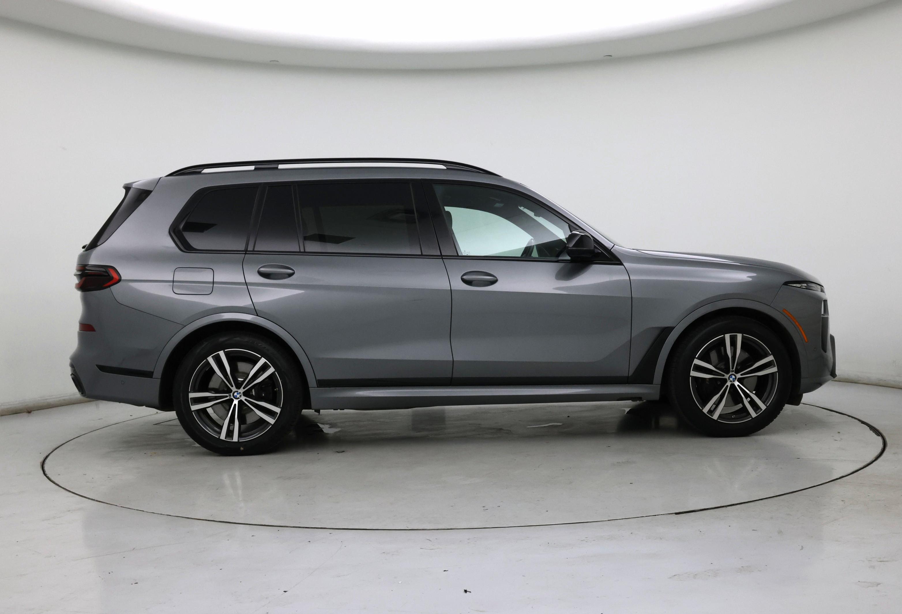 Thumbnail: 2023 BMW X7 - 7