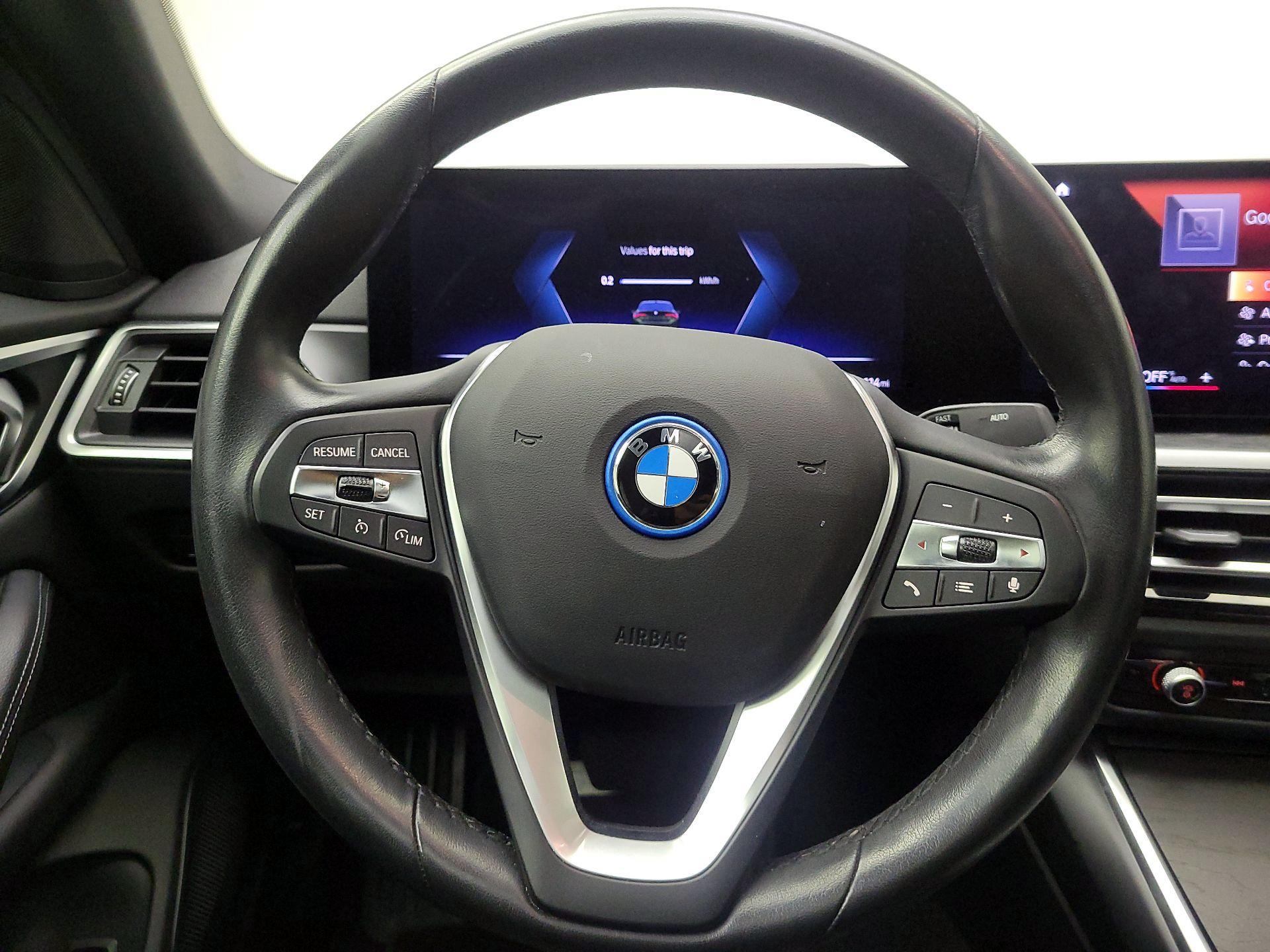 Thumbnail: 2023 BMW i4 - 10