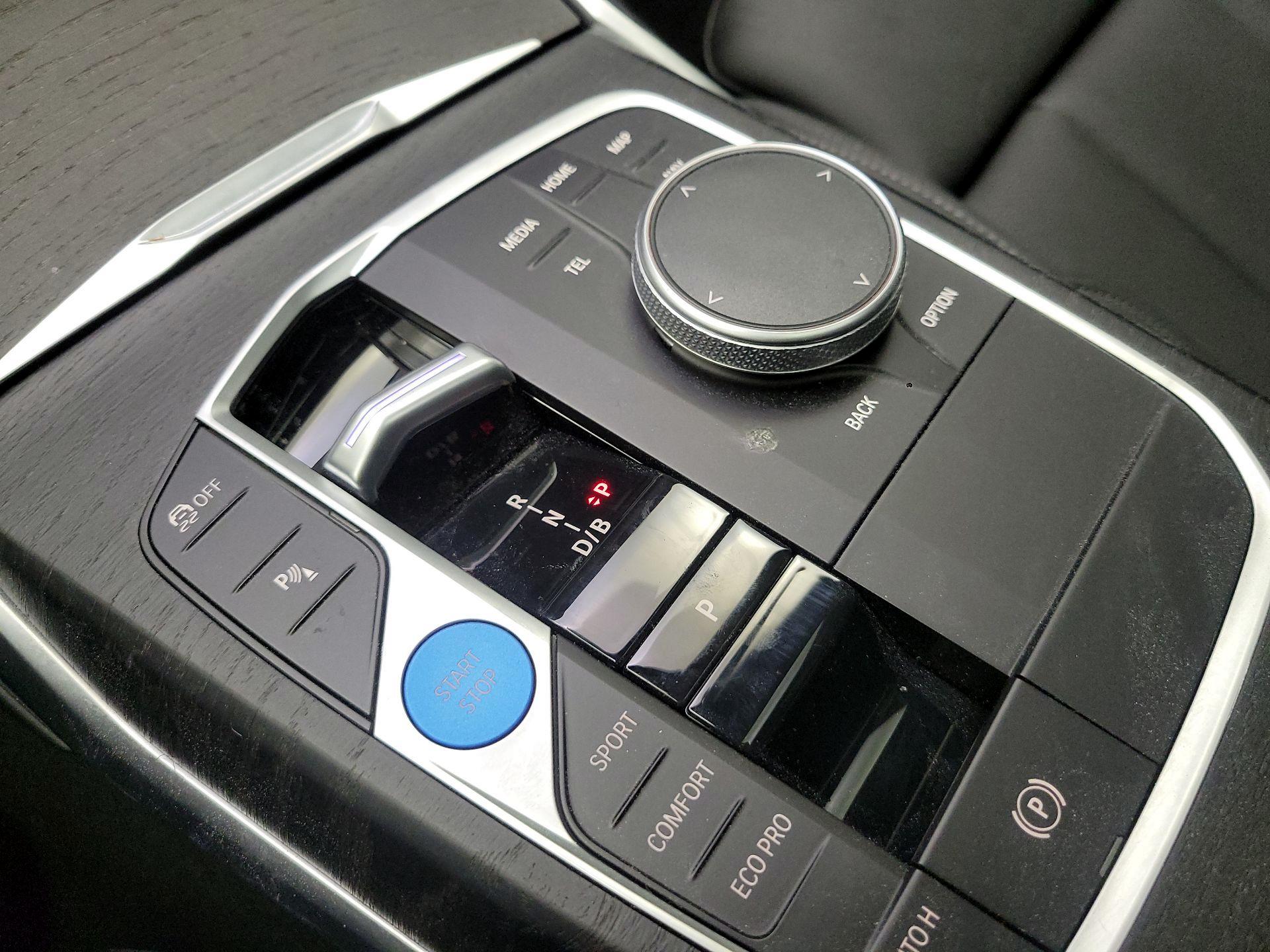 Thumbnail: 2023 BMW i4 - 18